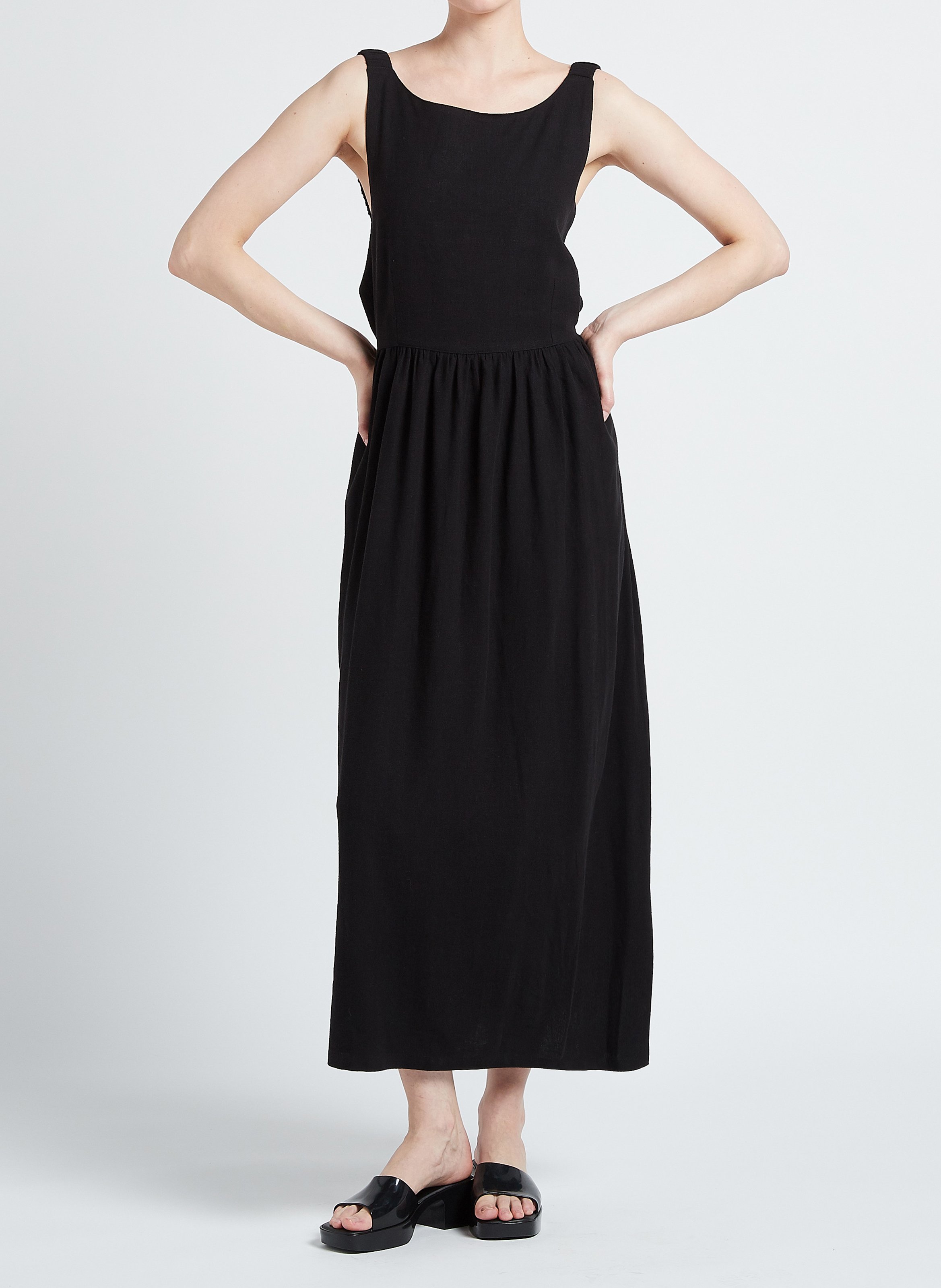 Ausgestelltes Maxikleid aus Leinen-Mix RITA ROW Schwarz