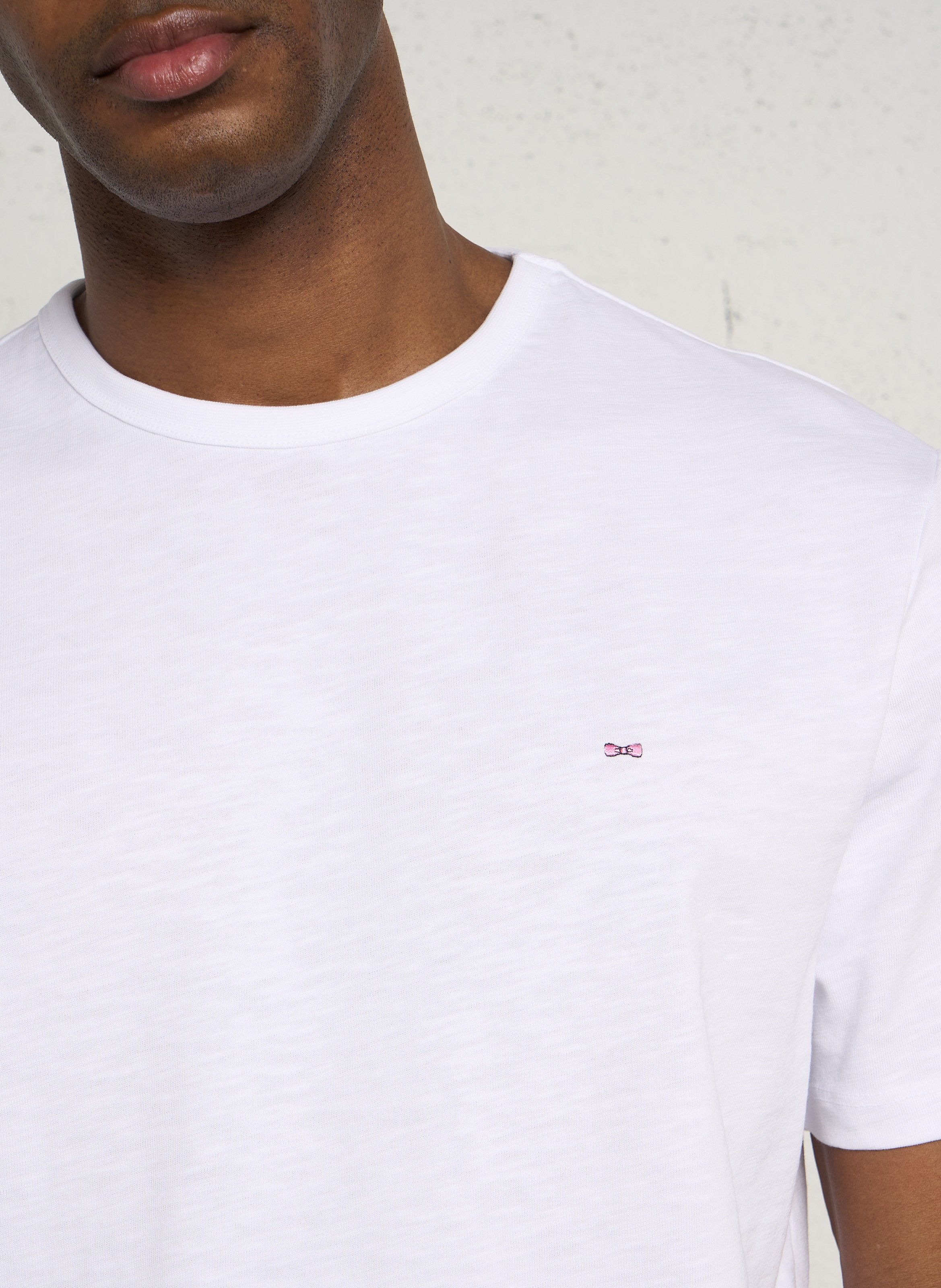 Tee-shirt droit col rond brodé en coton EDEN PARK Blanc