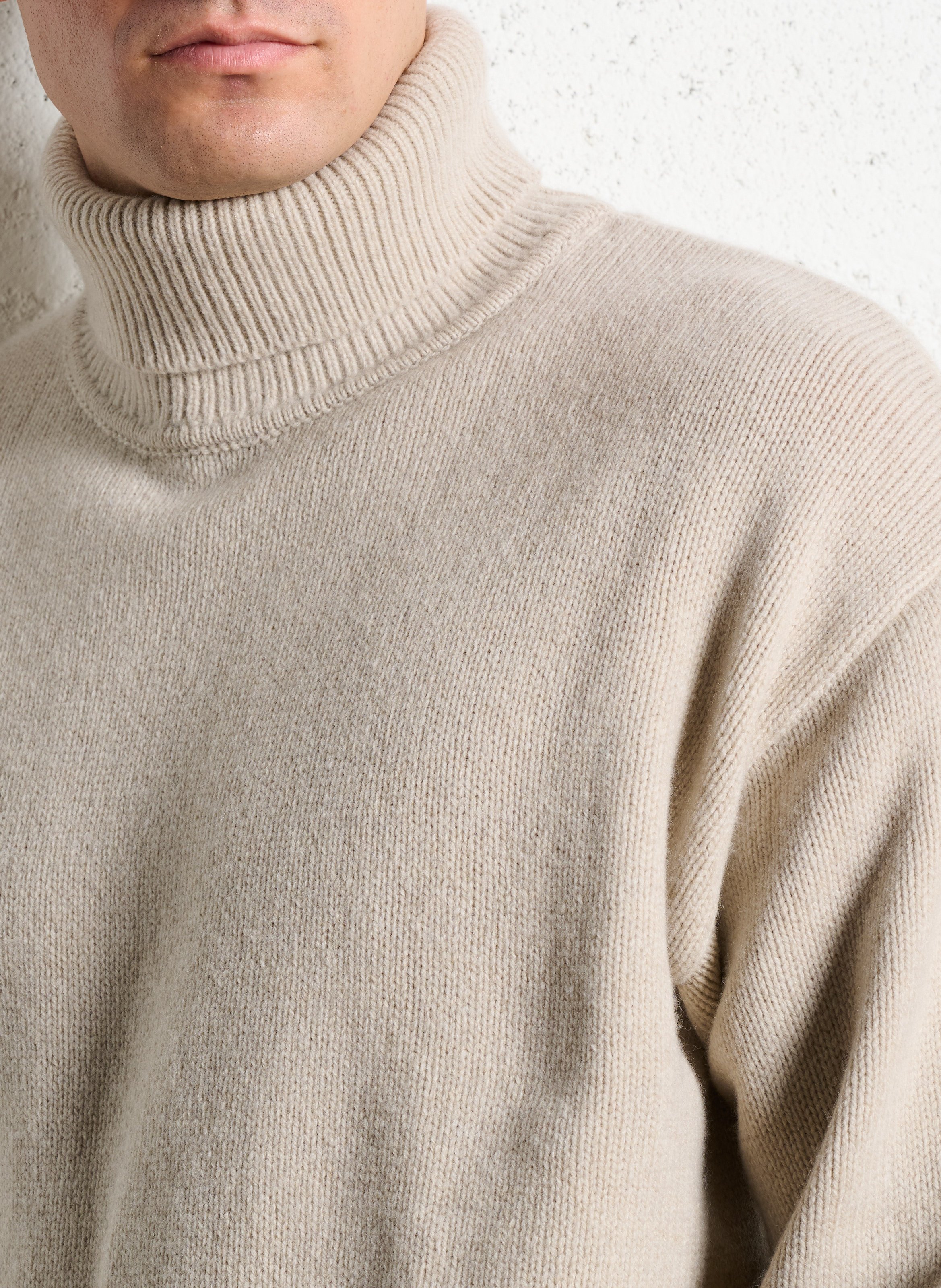 Gerader Rollkragenpullover aus recycelter Wolle COLORFUL STANDARD Weiss