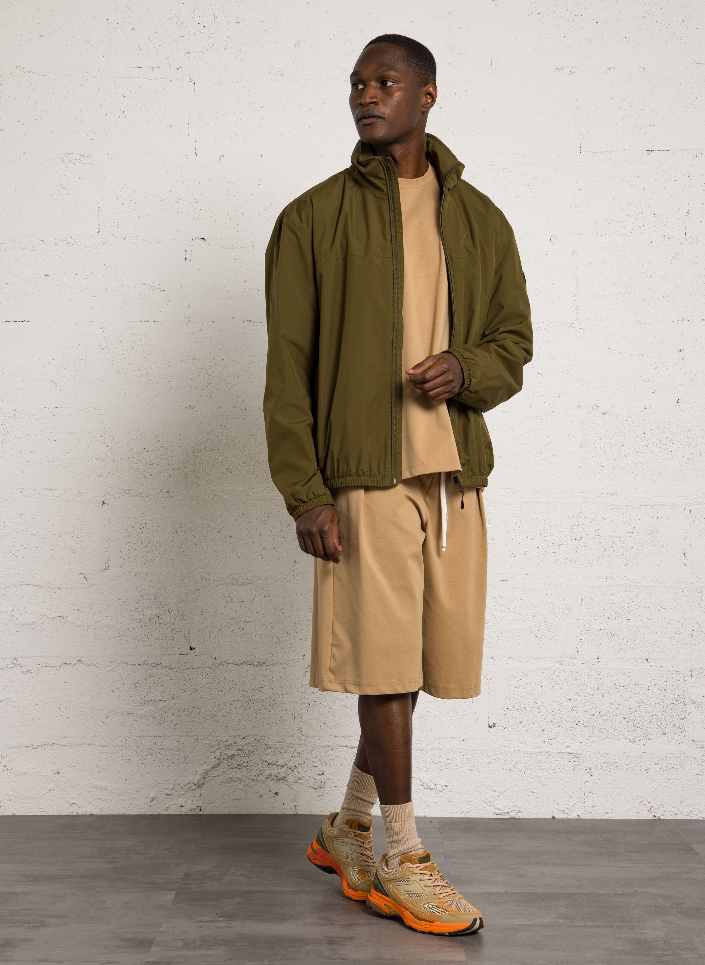 Bermudas rectas de mezcla de algodón IMPERIAL Beige