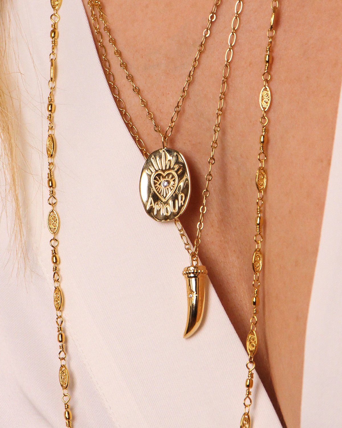 Horn necklace in gold-plated fine gold NILAI Golden