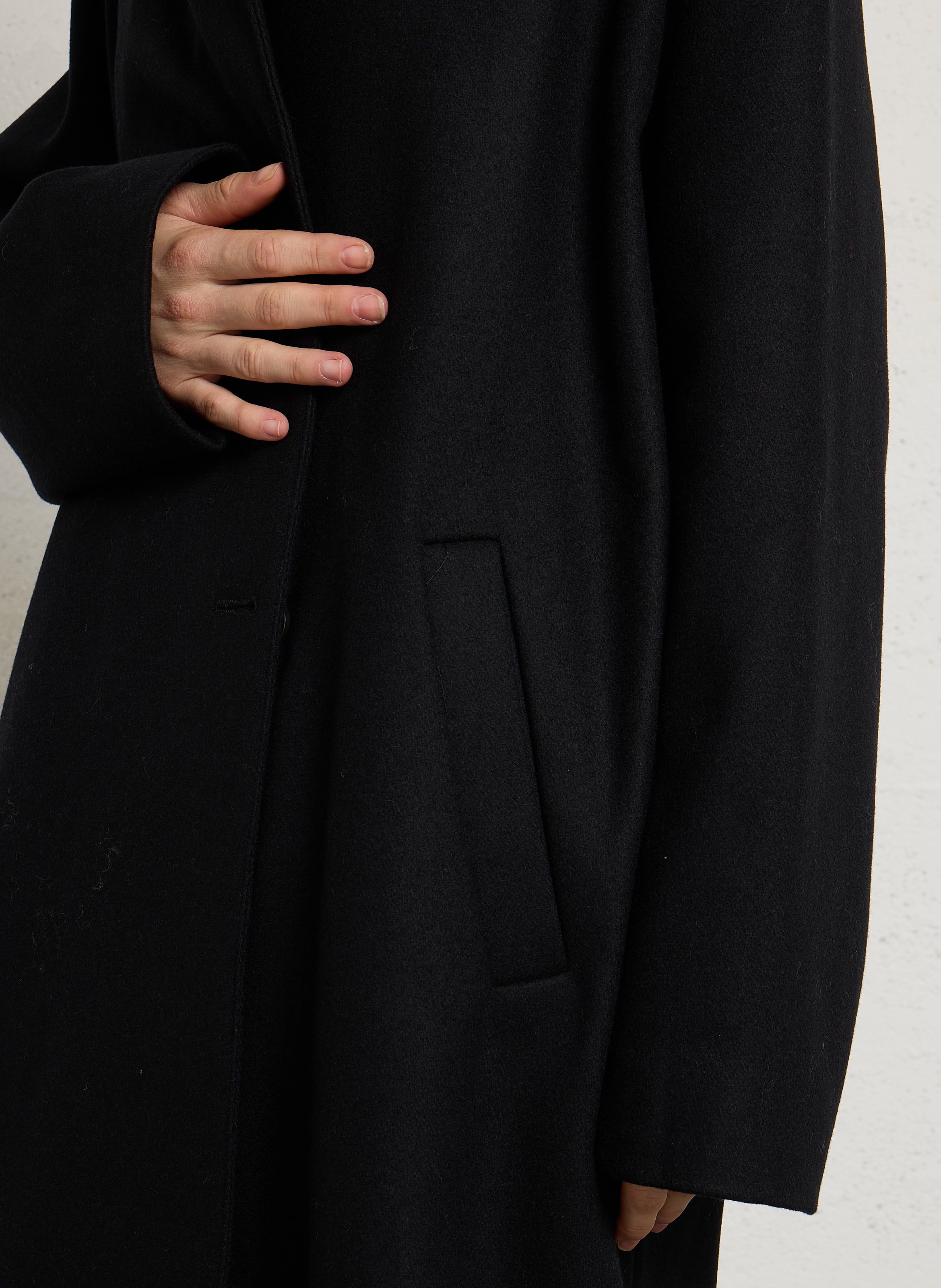 Manteau long et ample en laine recyclée mélangée SOEUR Noir