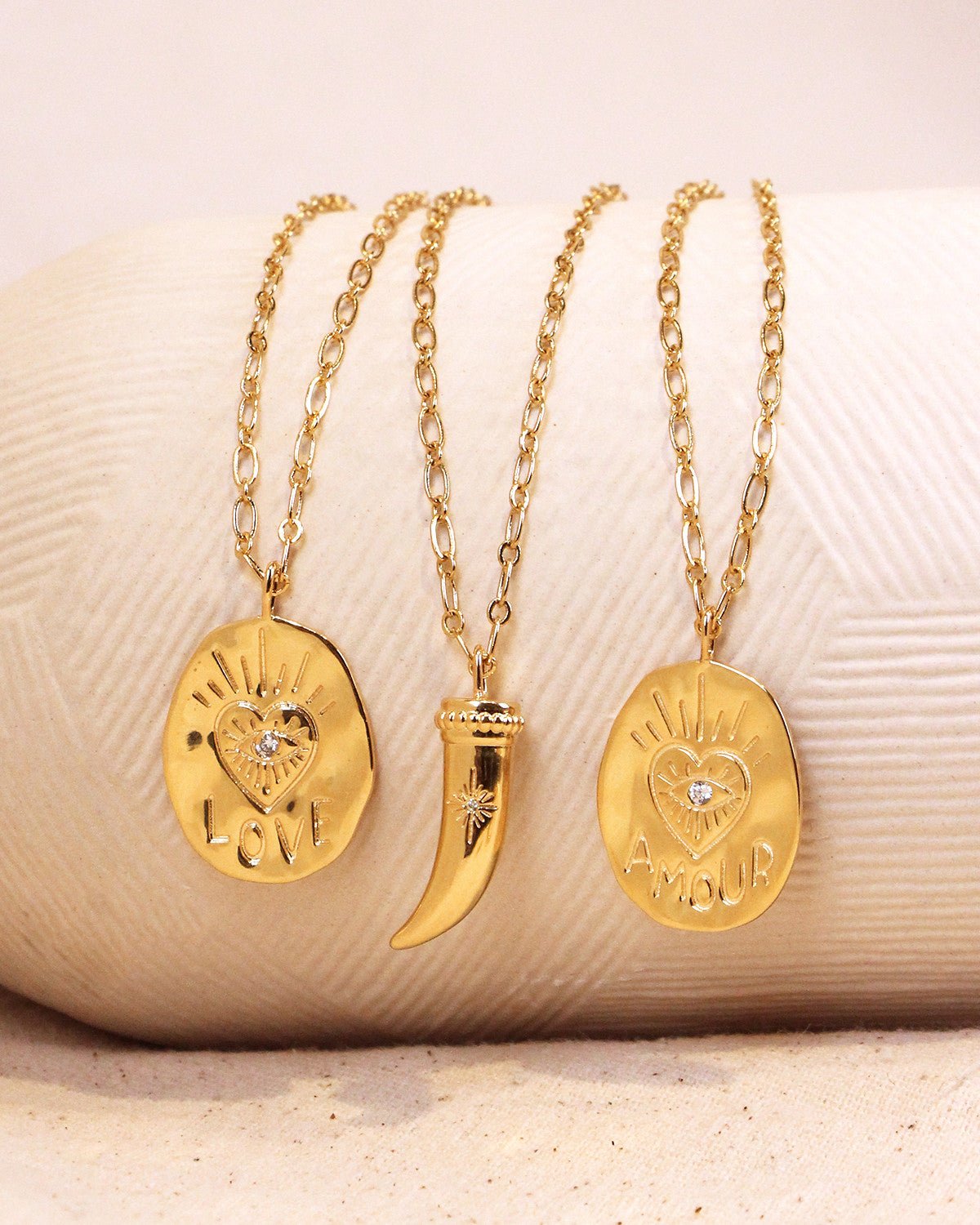 Horn necklace in gold-plated fine gold NILAI Golden