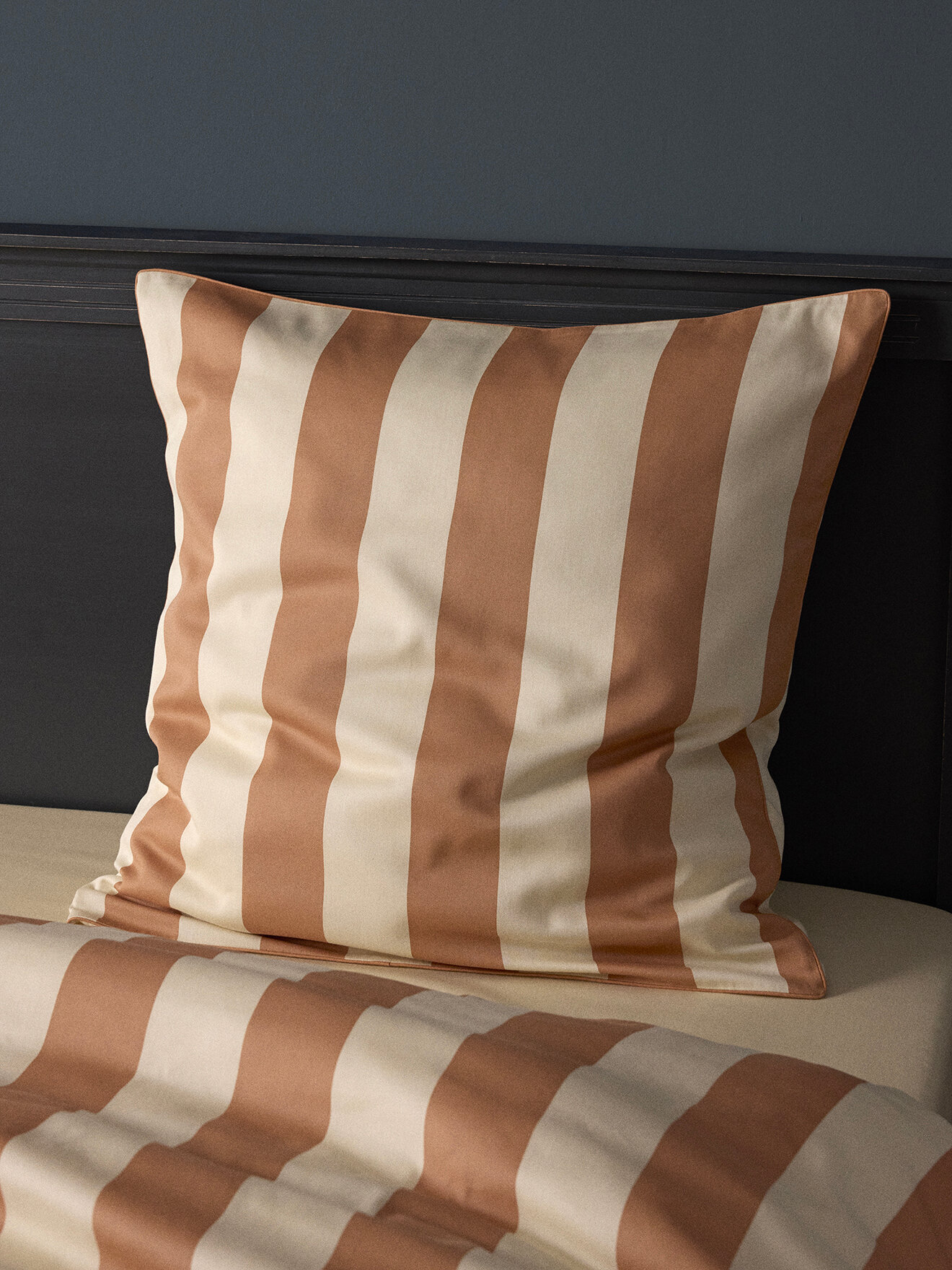 Cotton Satin Pillowcase "Anouk" CYRILLUS Brown