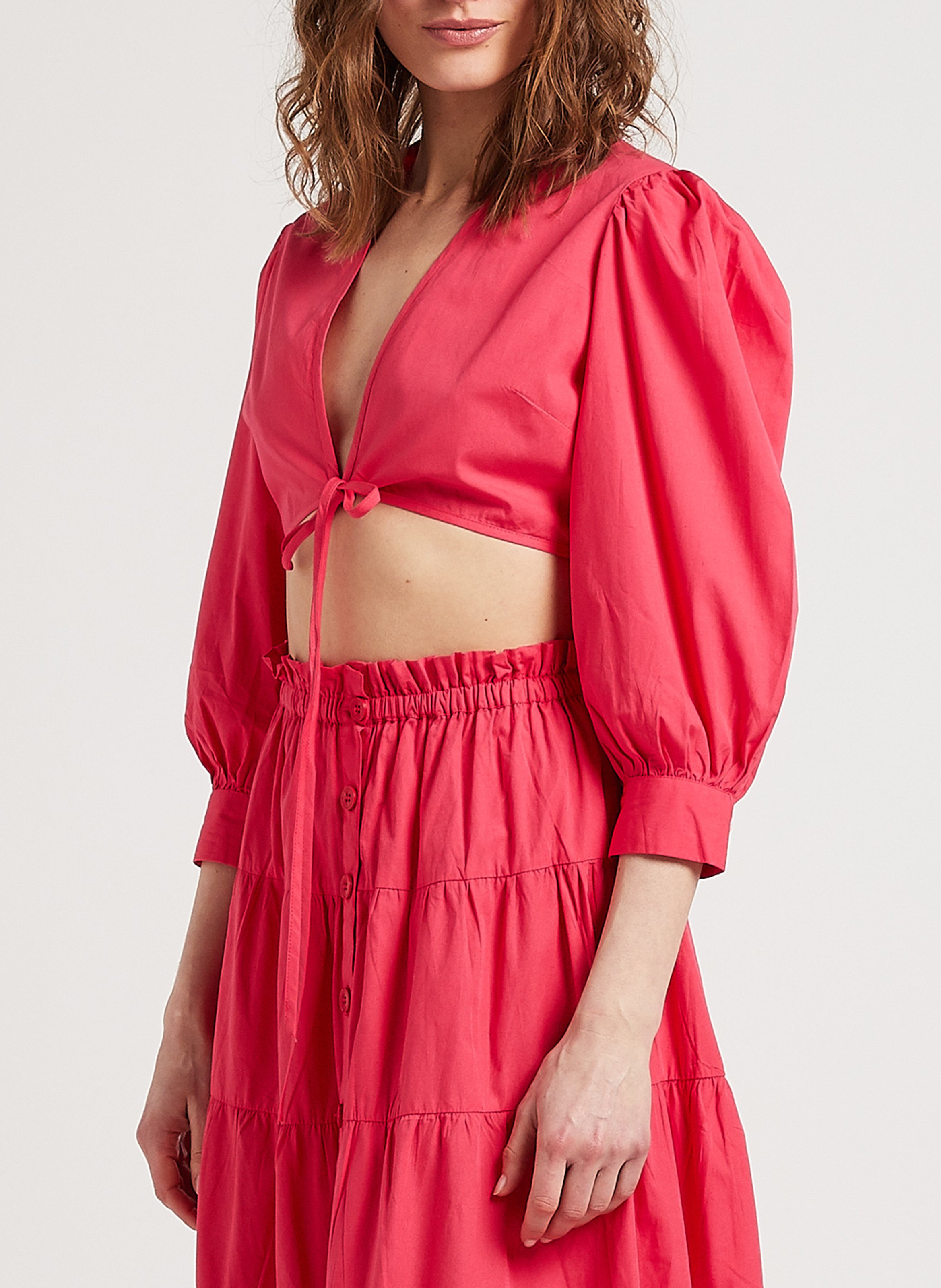 Korte, katoenen knooptop met ballonmouwen ANTIK BATIK Rood