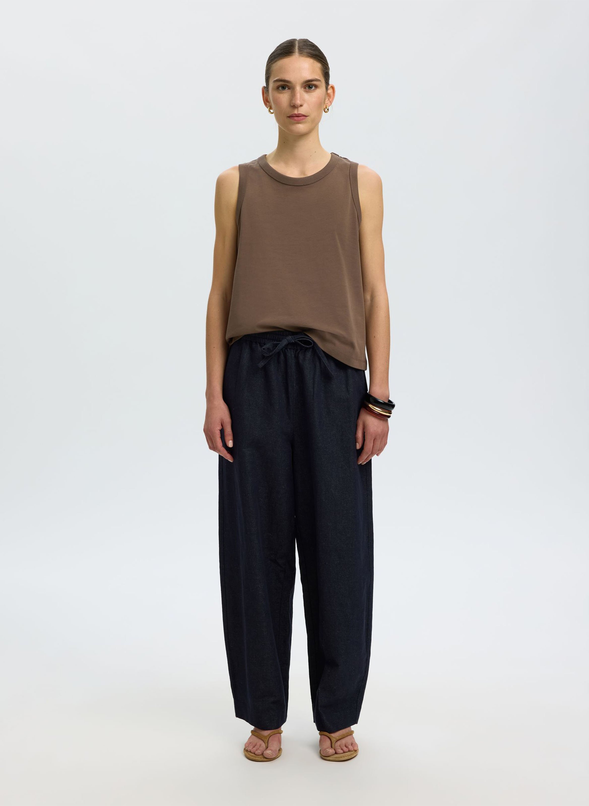 Straight round neck tank top in organic cotton SELECTED Brown