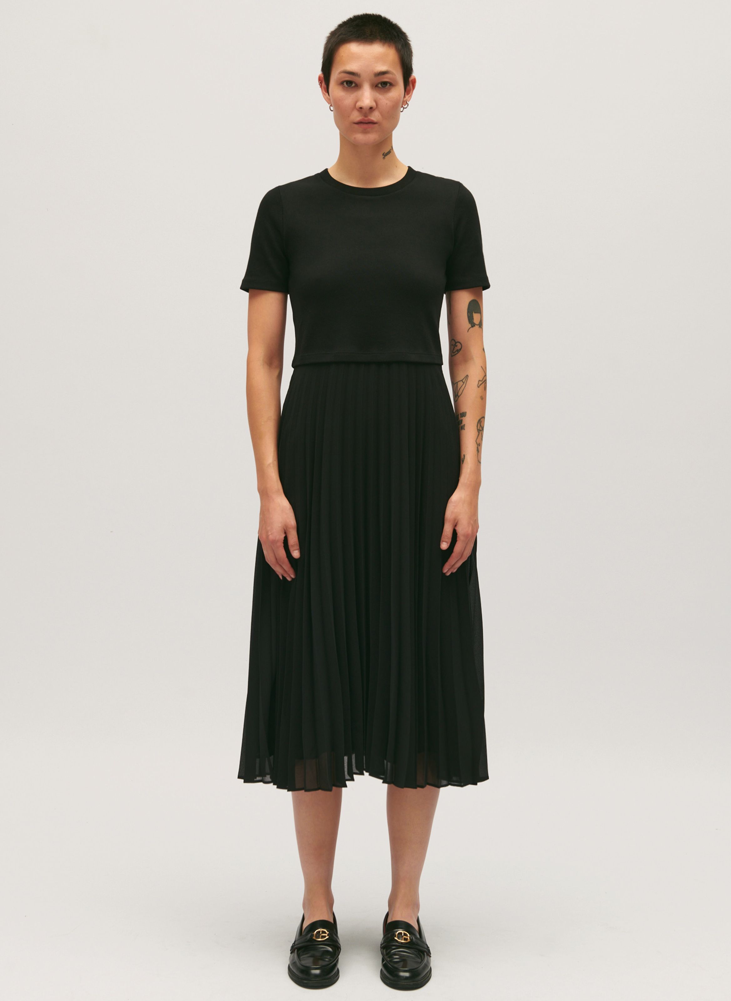 Black Long round neck pleated dress