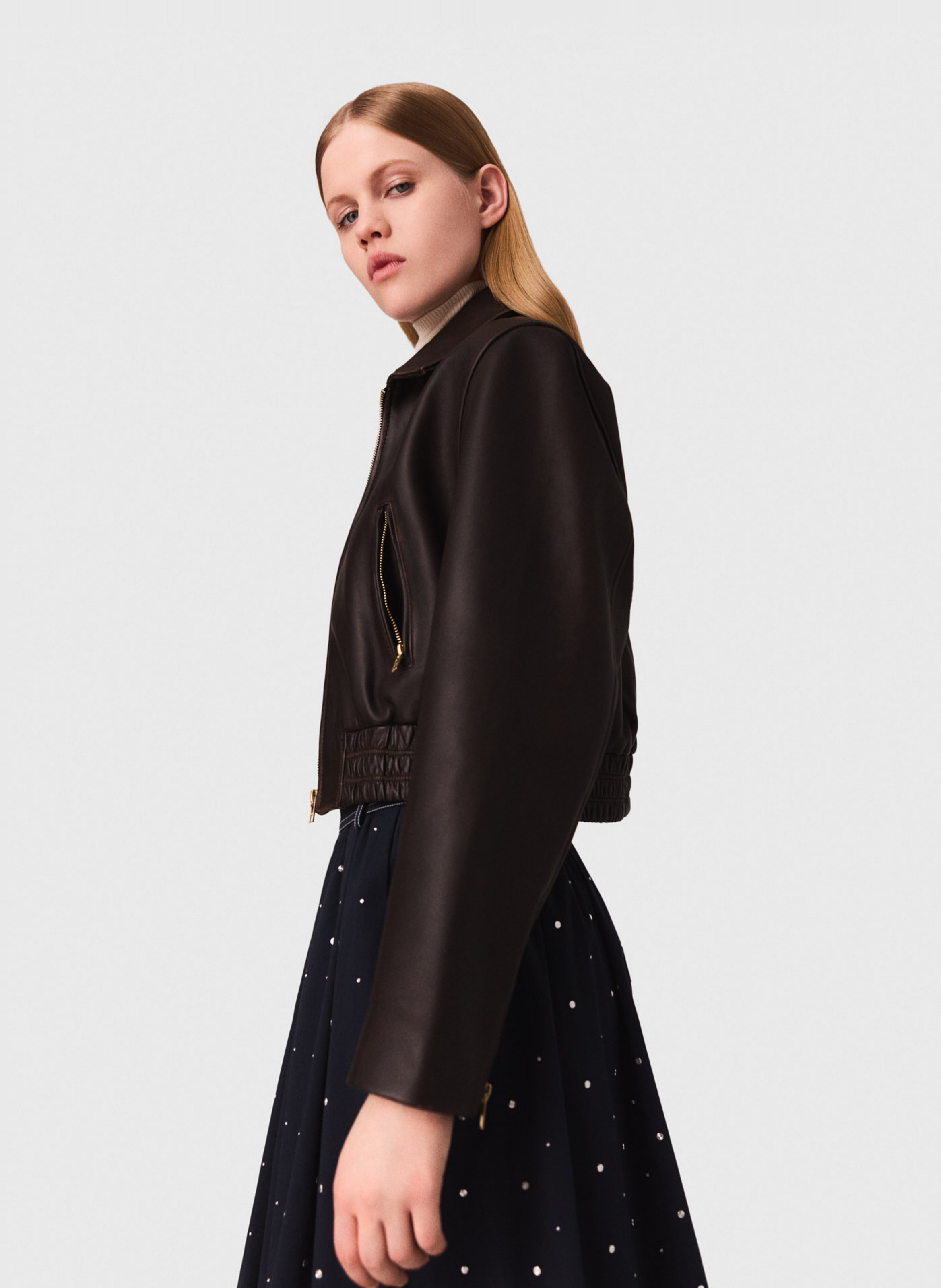 Blouson court zippé en cuir MAJE Marron