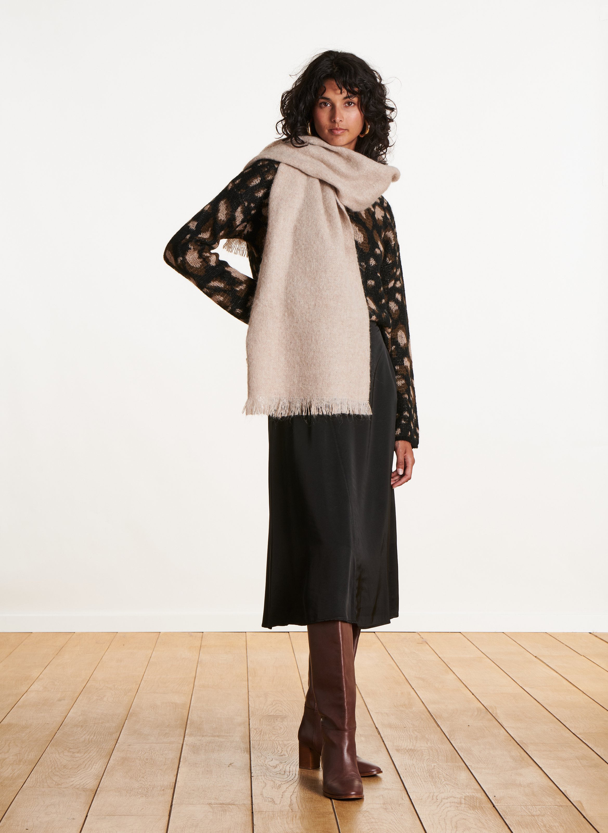 Wide fringed scarf LA FEE MARABOUTEE