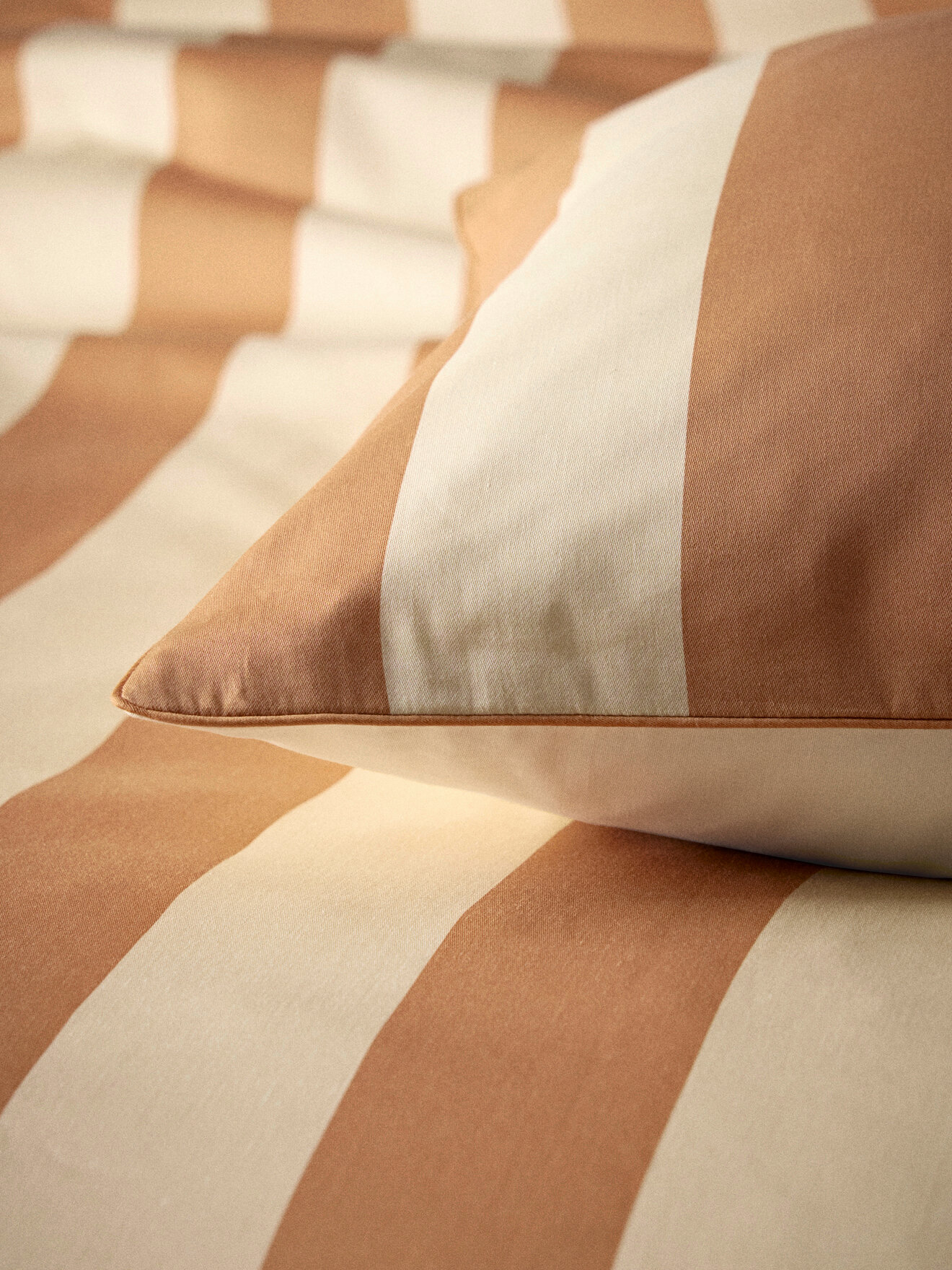 Cotton Satin Pillowcase "Anouk" CYRILLUS Brown