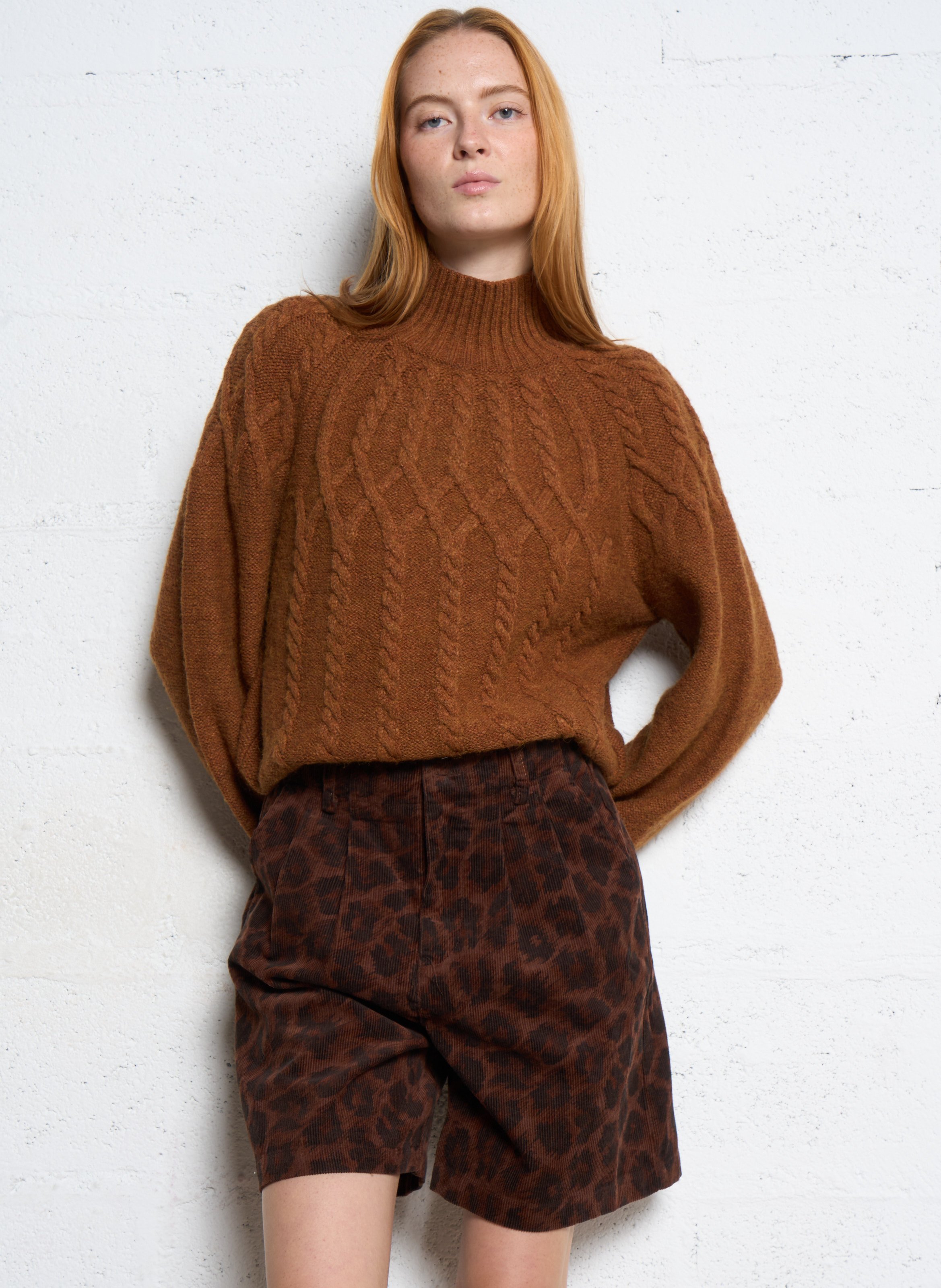 Maglione oversize a collo alto I CODE Marrone