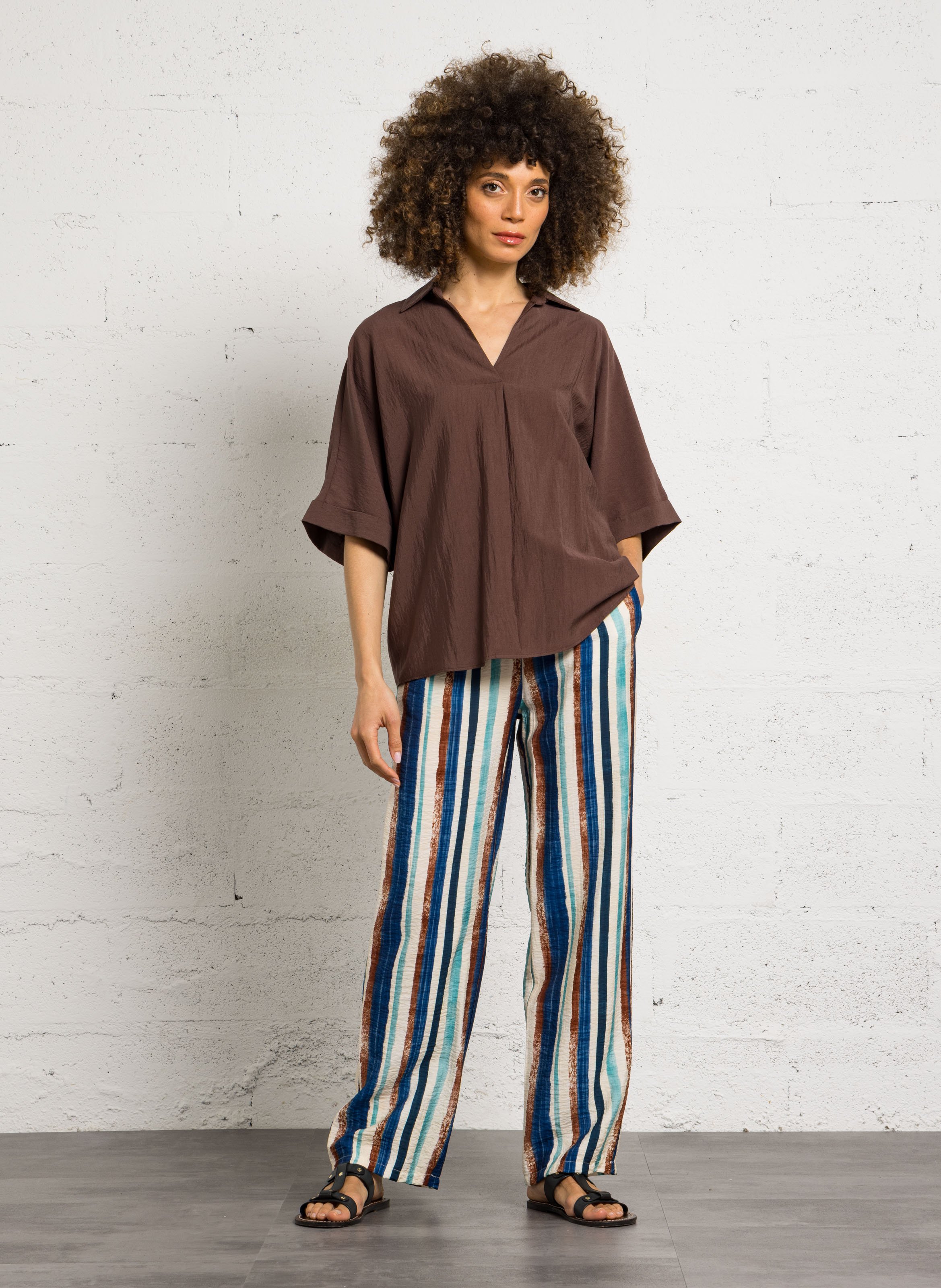 Blouse V-neck plain PLEASE Brown