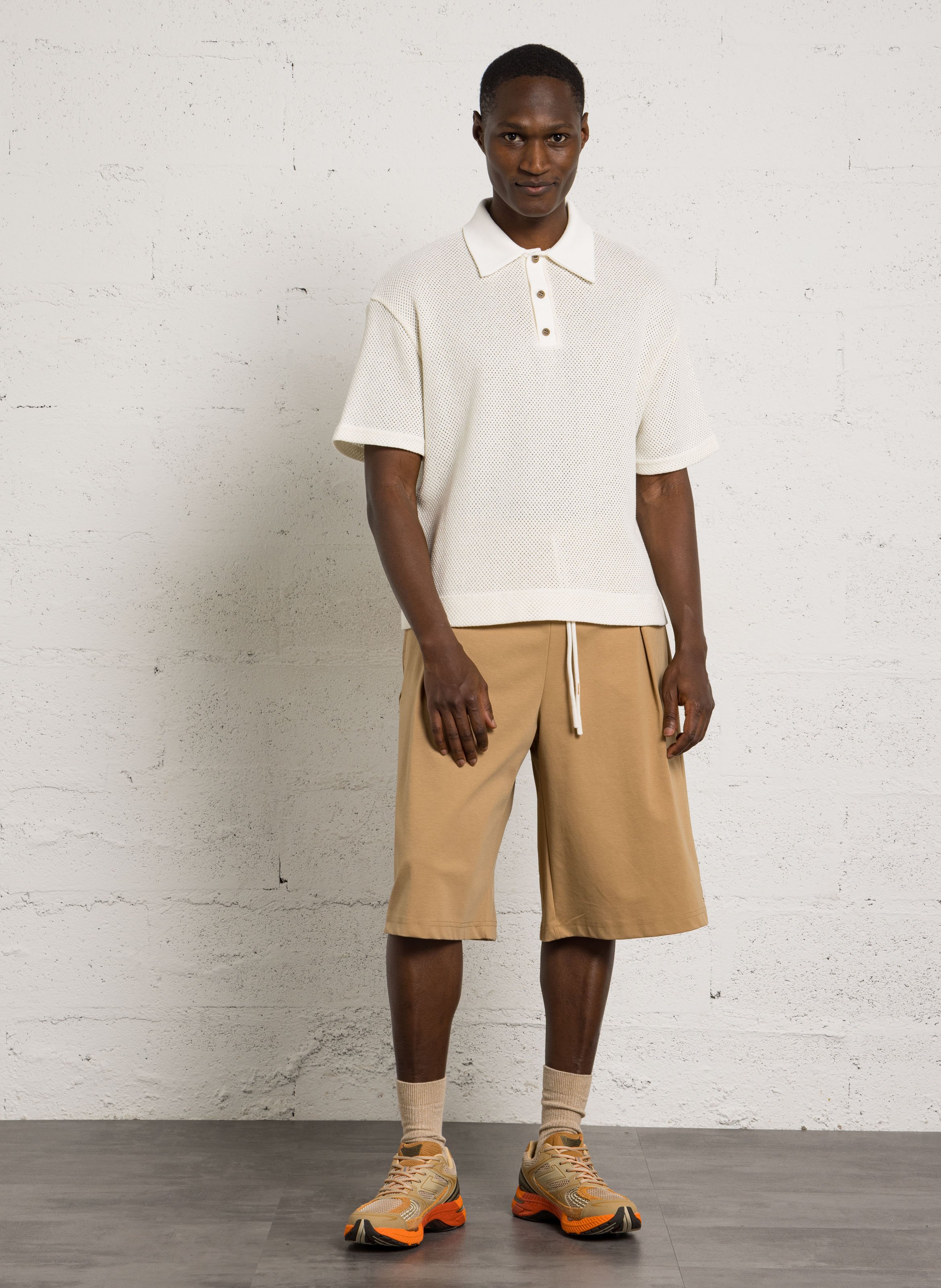 Bermudas rectas de mezcla de algodón IMPERIAL Beige