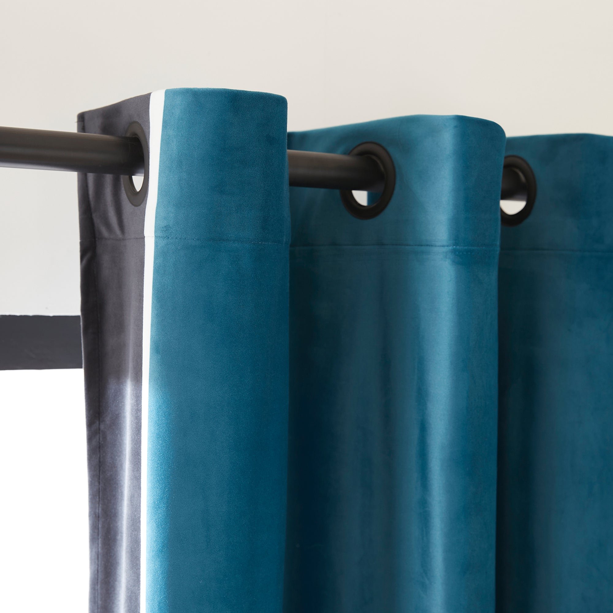 VASCO - Curtain with black eyelets MADURA Blue