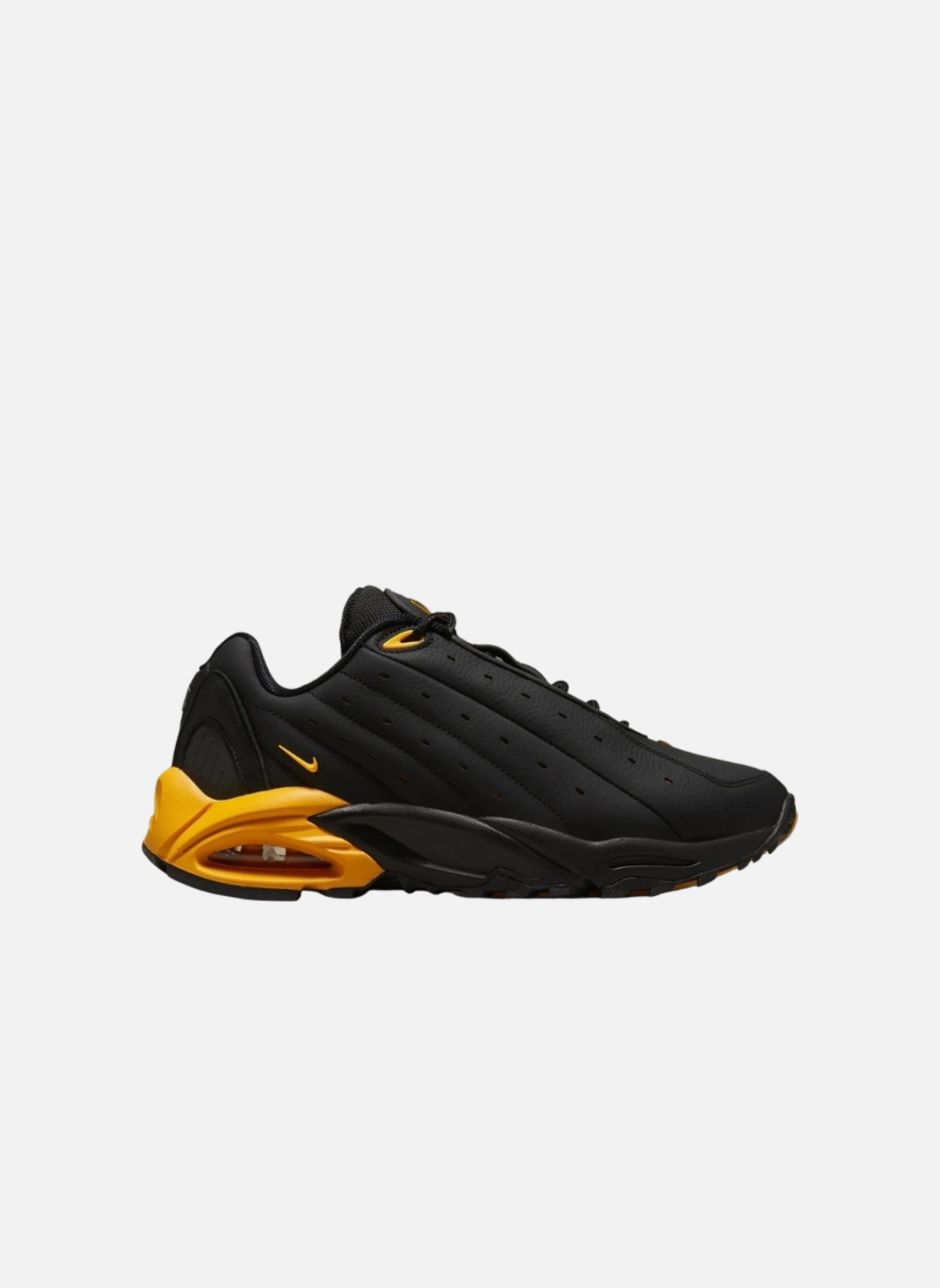 Baskets hot step air terra NIKE Yellow