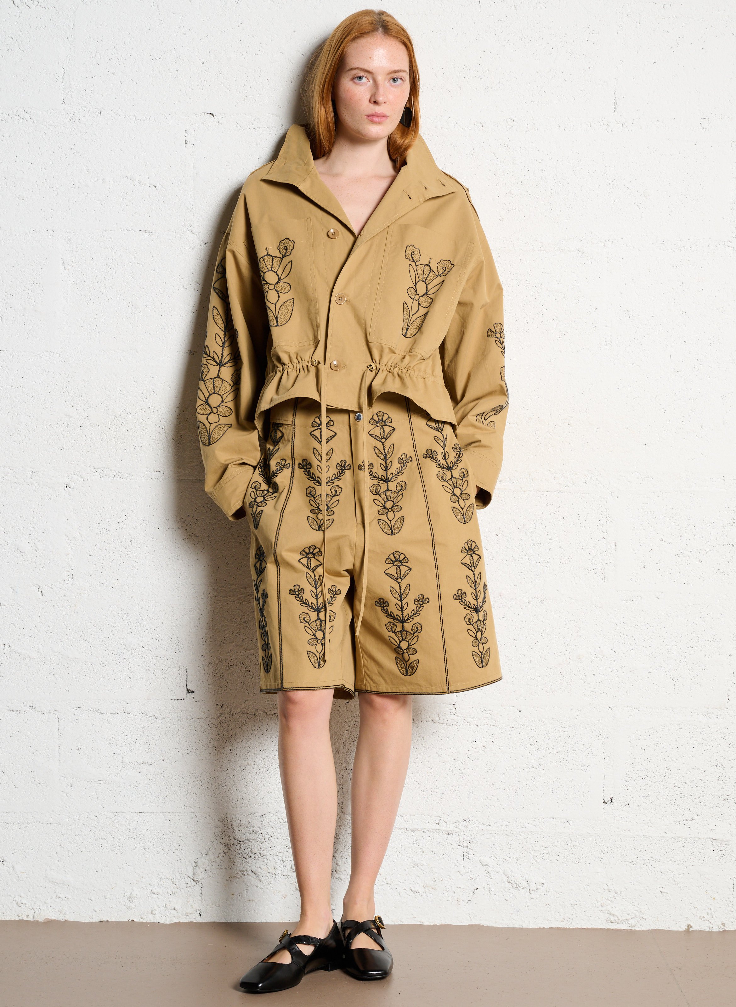 Hoge taille geborduurde bermuda met grote maat ANTIK BATIK Beige