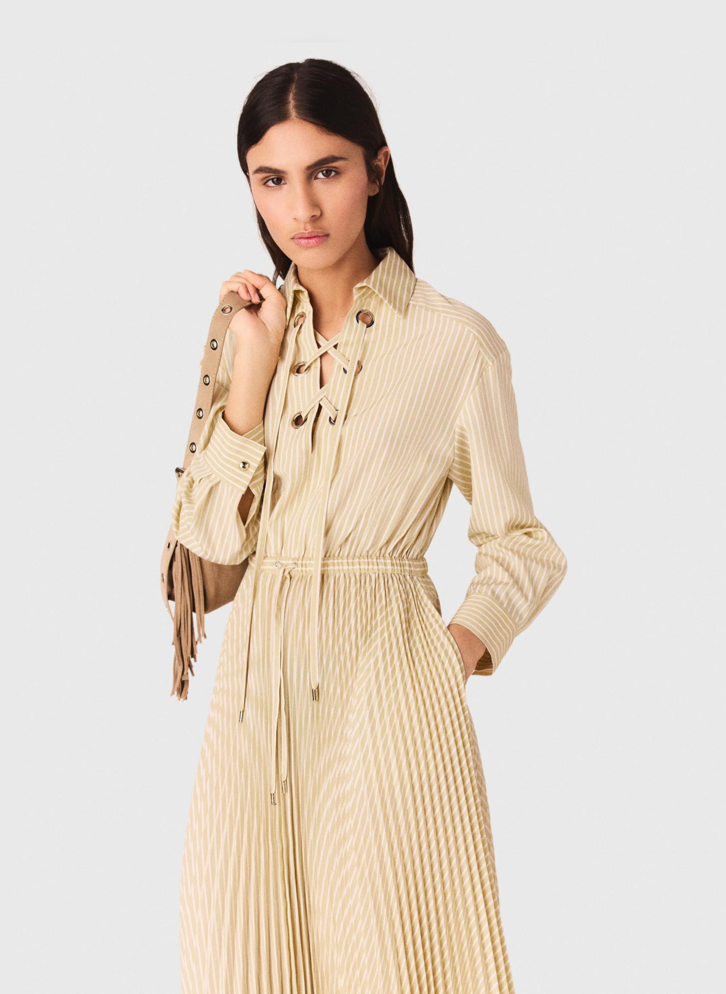 Lange jurk met klassieke kraag MAJE Geel