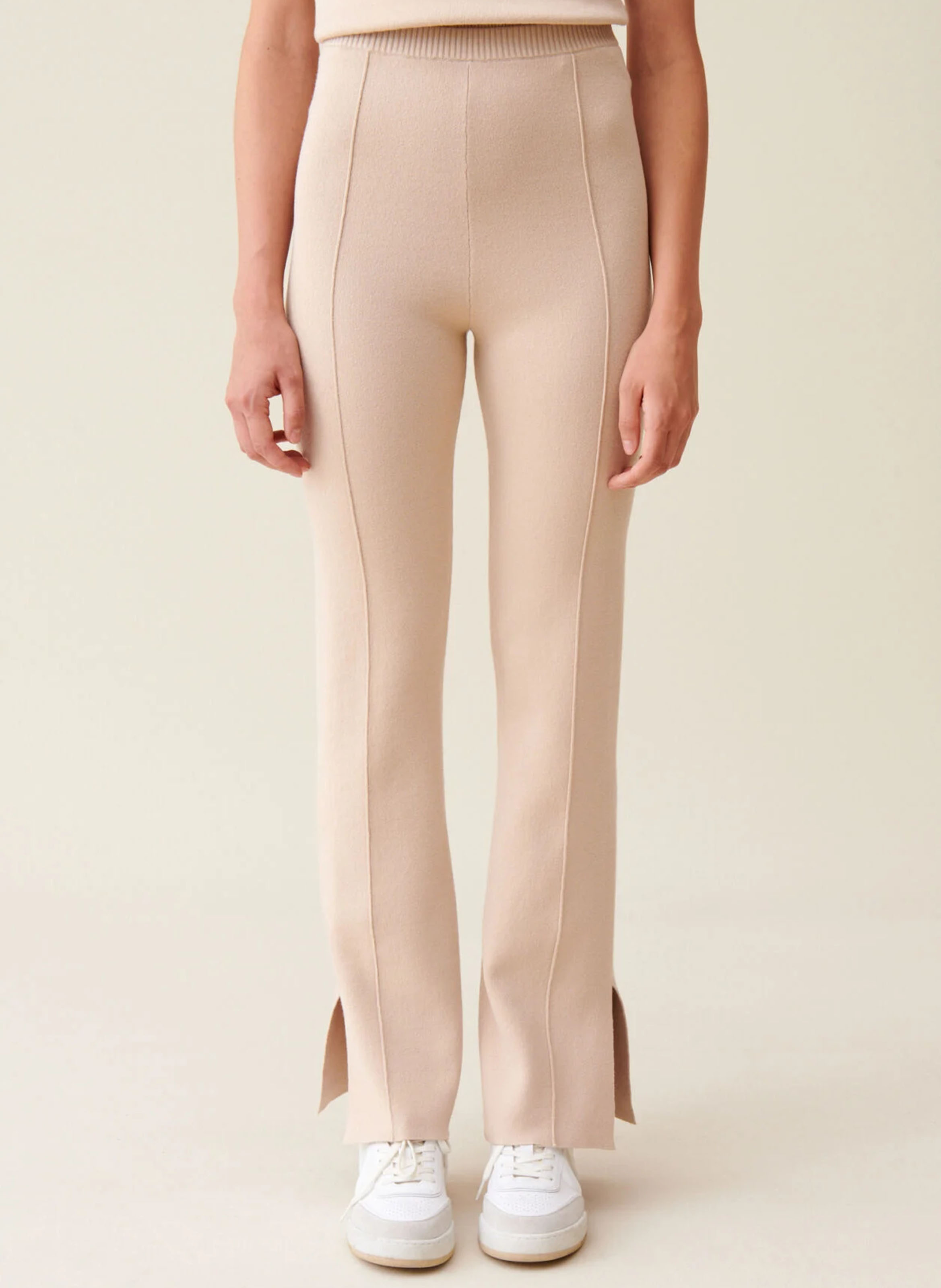 Gerade geschnittene Hose aus Baumwoll-Mix mit Ziernähten CLAUDIE PIERLOT Beige