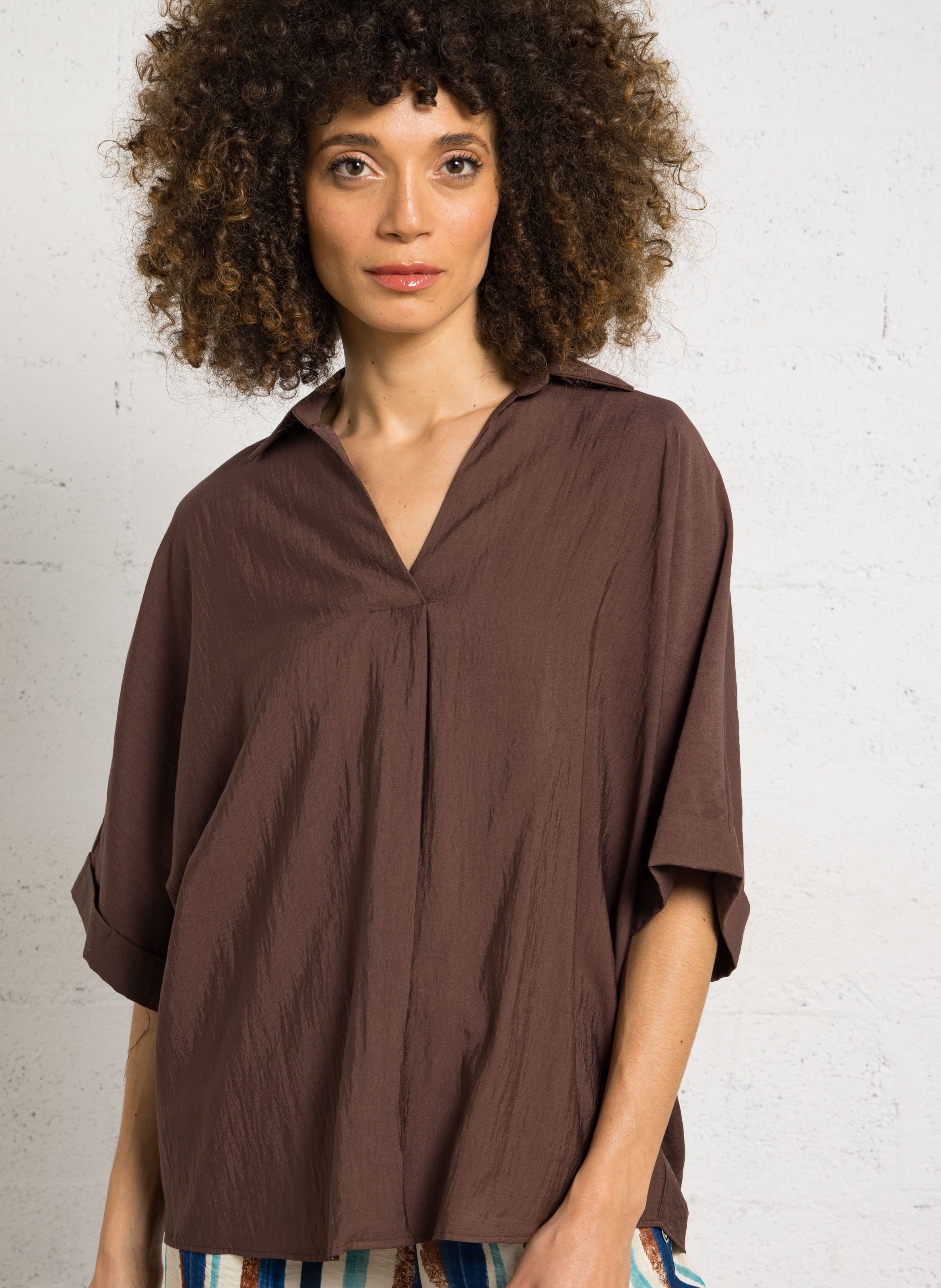 Blouse V-neck plain PLEASE Brown