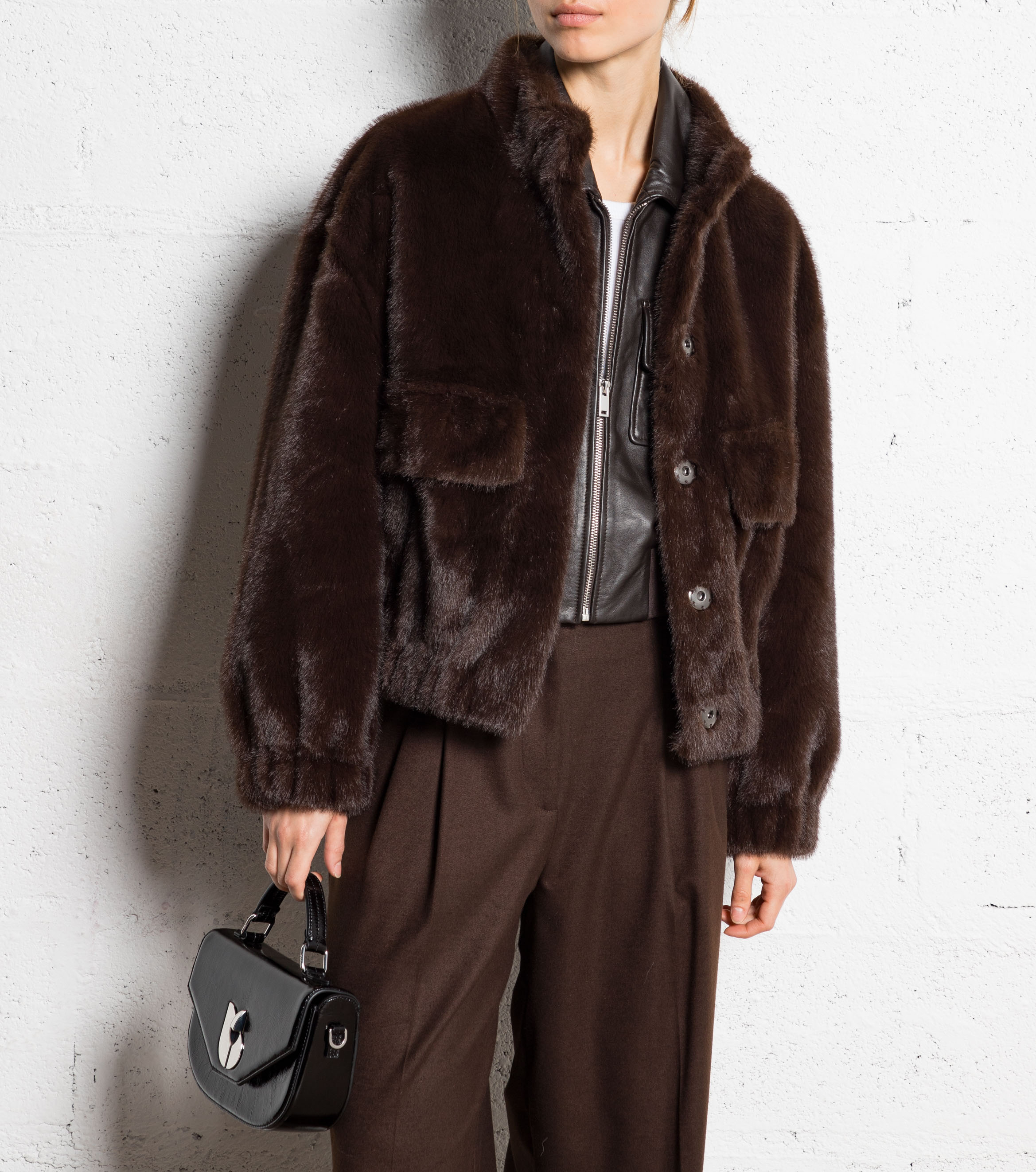 Ruime jas met opstaande kraag van imitatiebont BA&SH Bruin