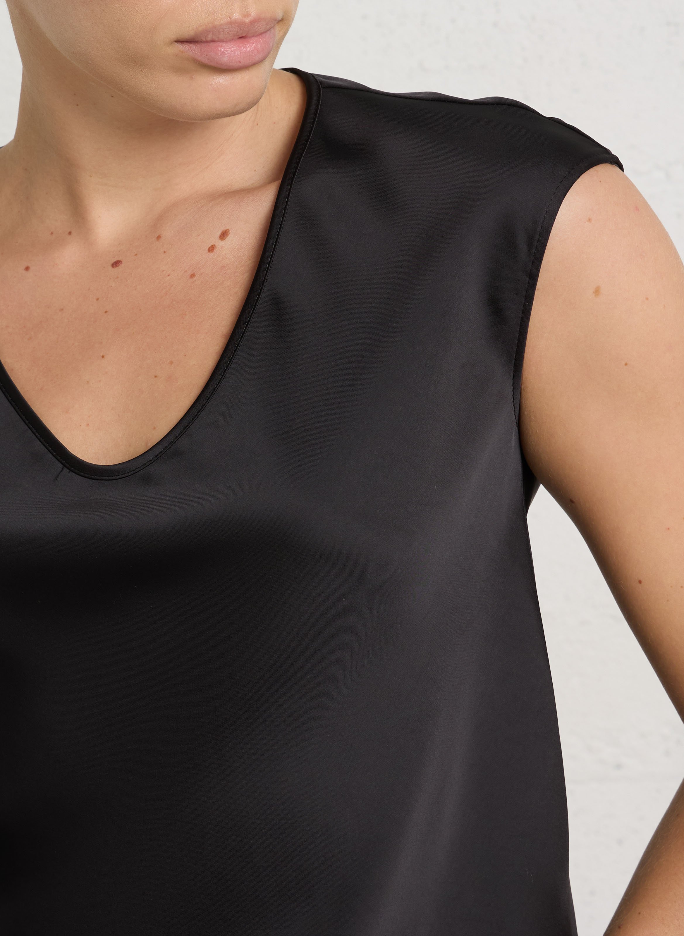 Top sans manches col rond IMPERIAL Noir