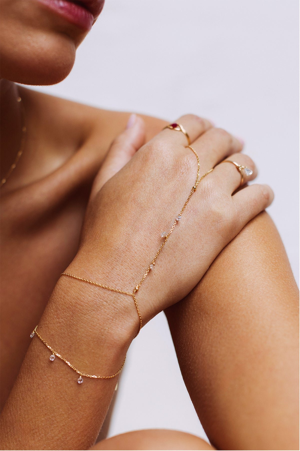 Sofia Gold 750 Sapphire Hand Jewel YAY Blue