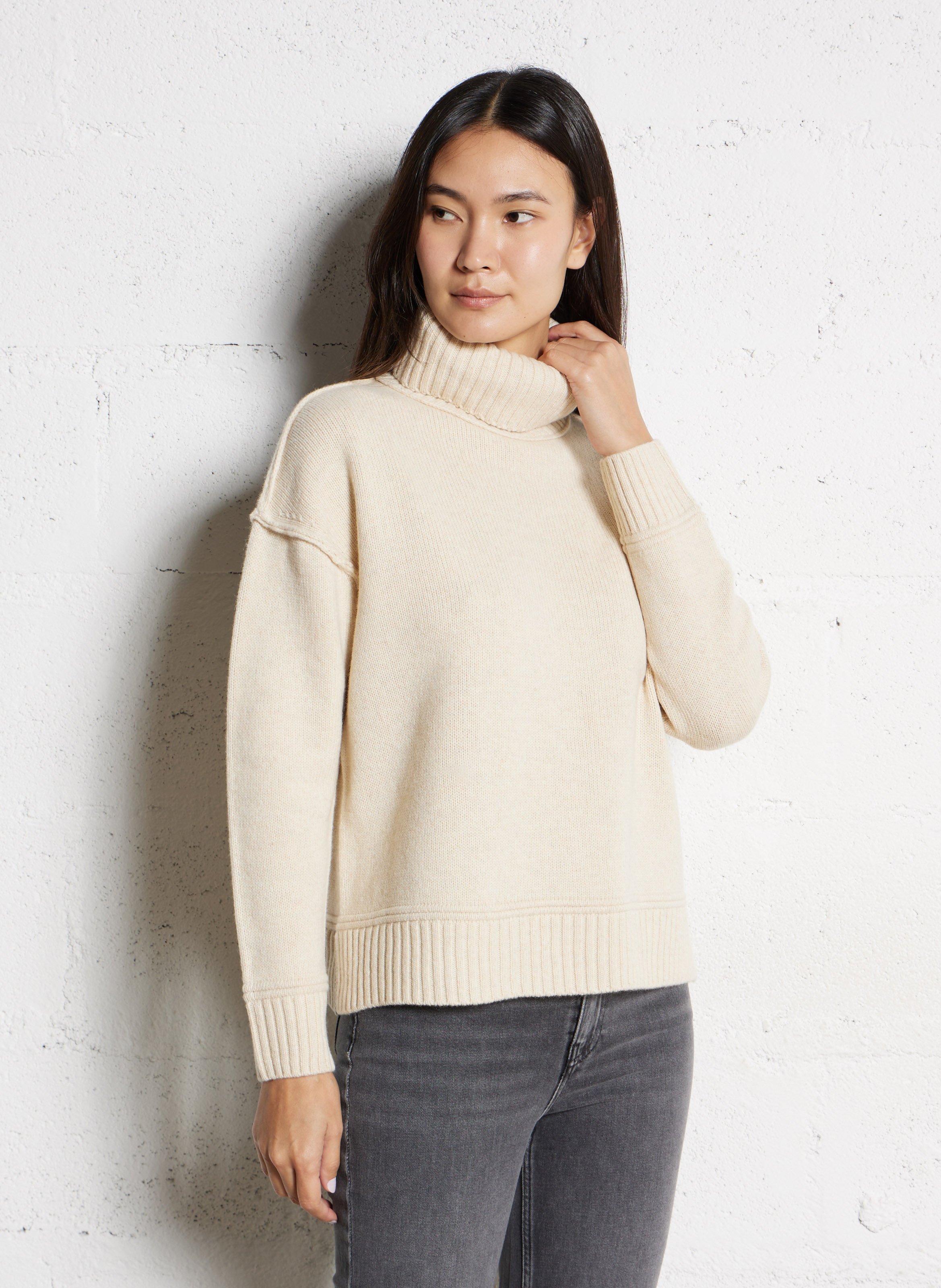 Pull ample col roulé en laine MAISON 123 Beige