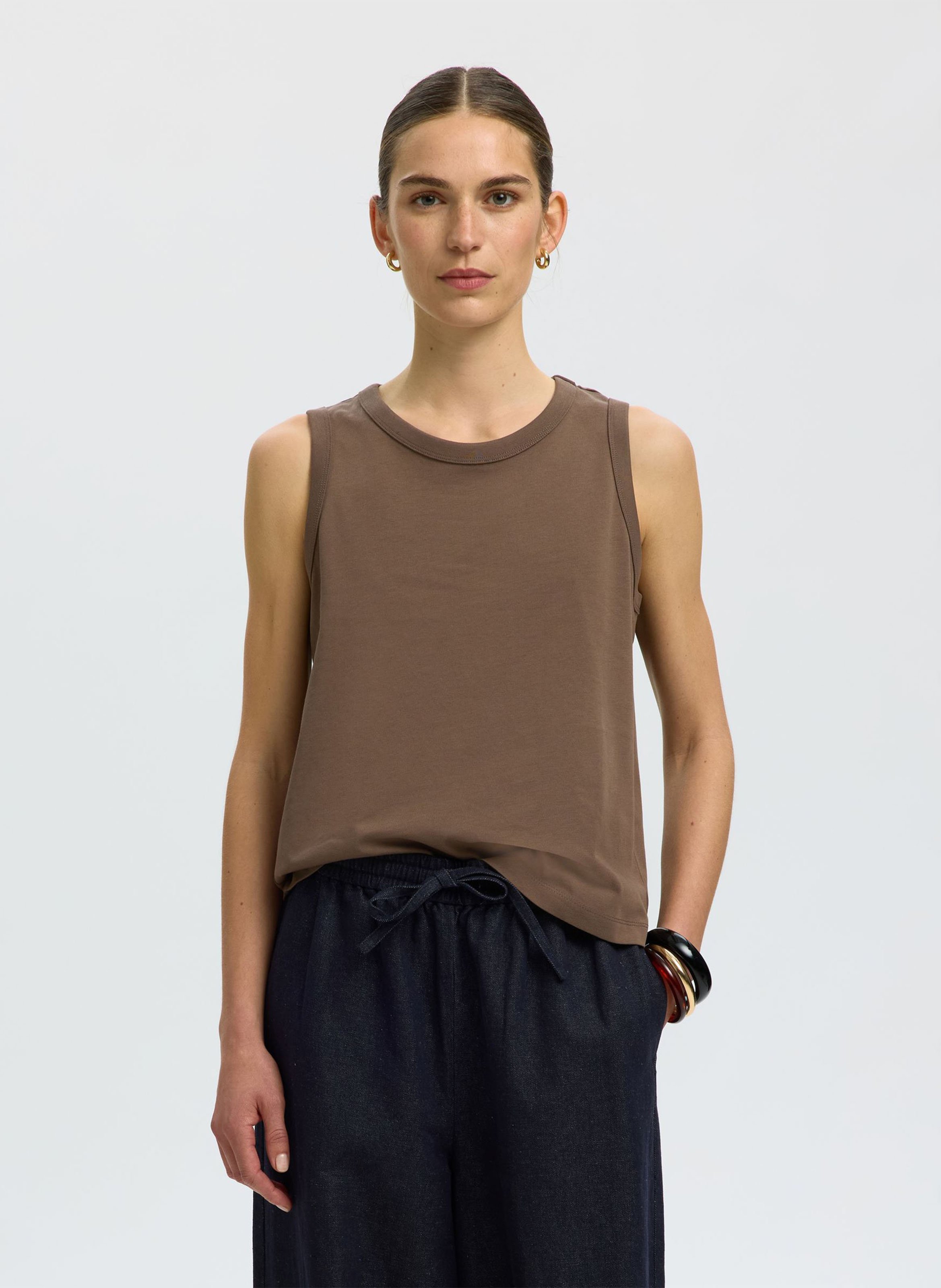 Straight round neck tank top in organic cotton SELECTED Brown