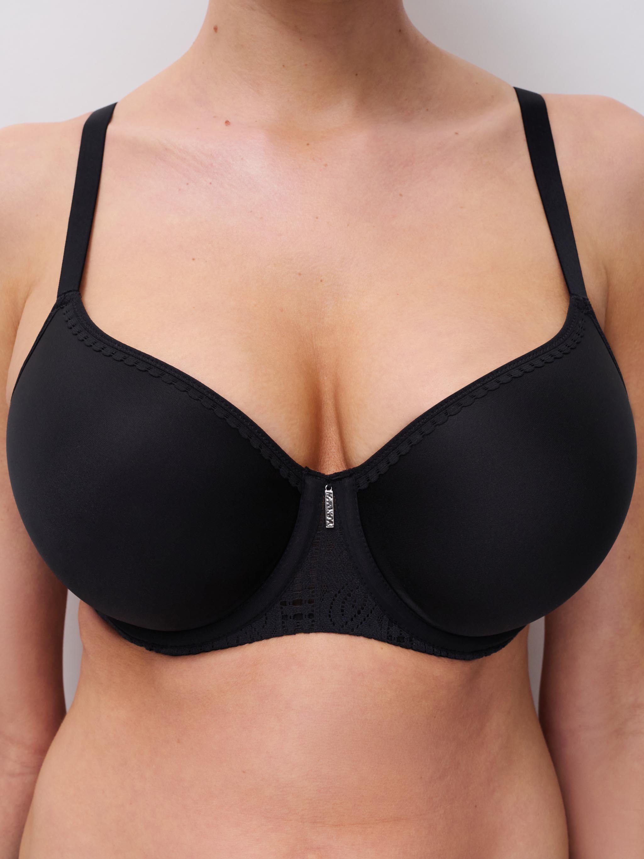 Memory foam very supportive bra with lace detailing CHANTELLE Black