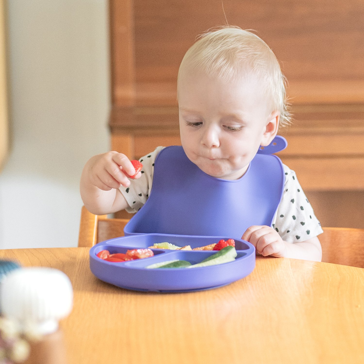 Silicone baby bib KINDSGUT Purple