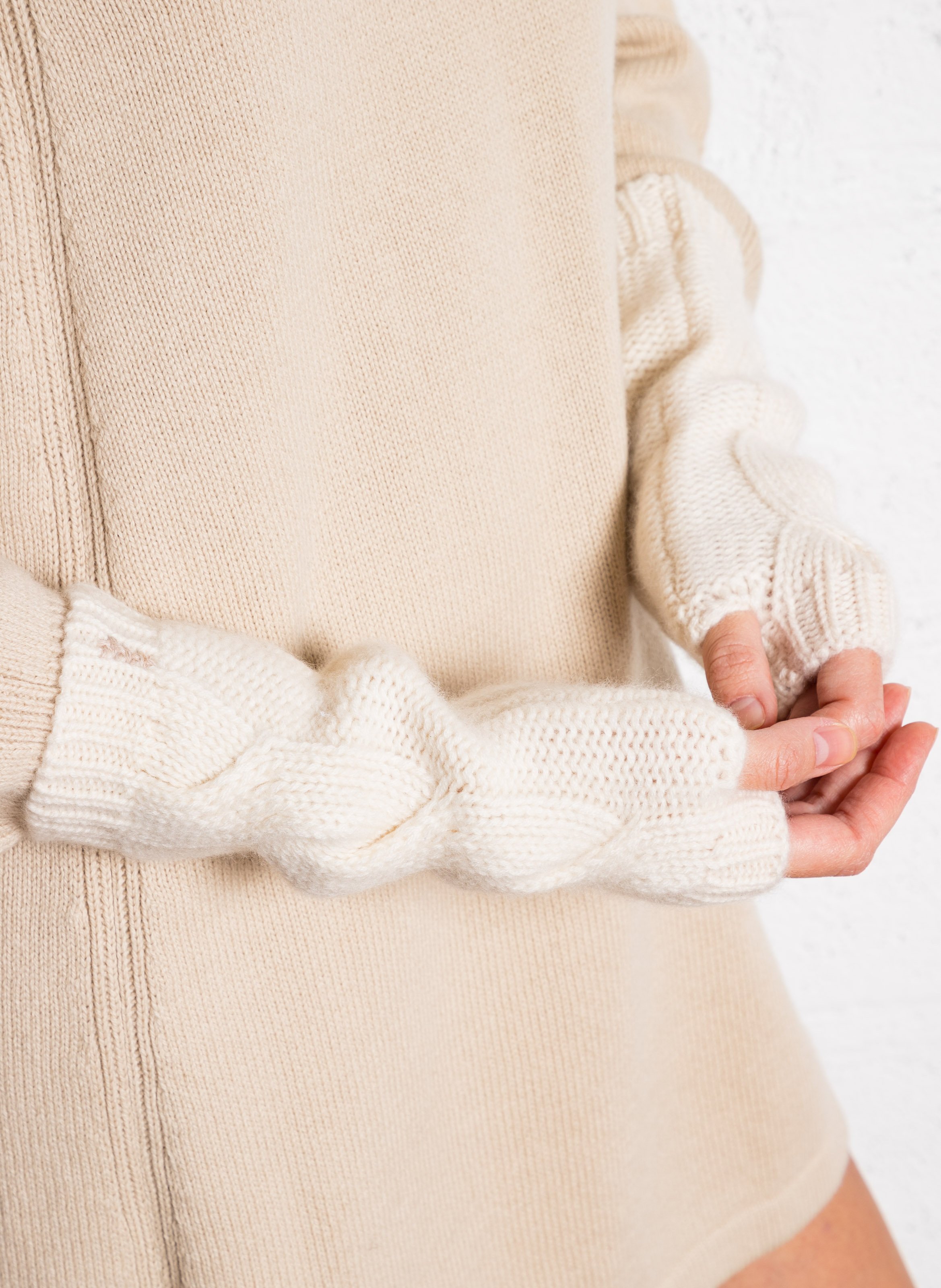 Fingerlose Zopfmuster-Handschuhe aus Kaschmir Weiss