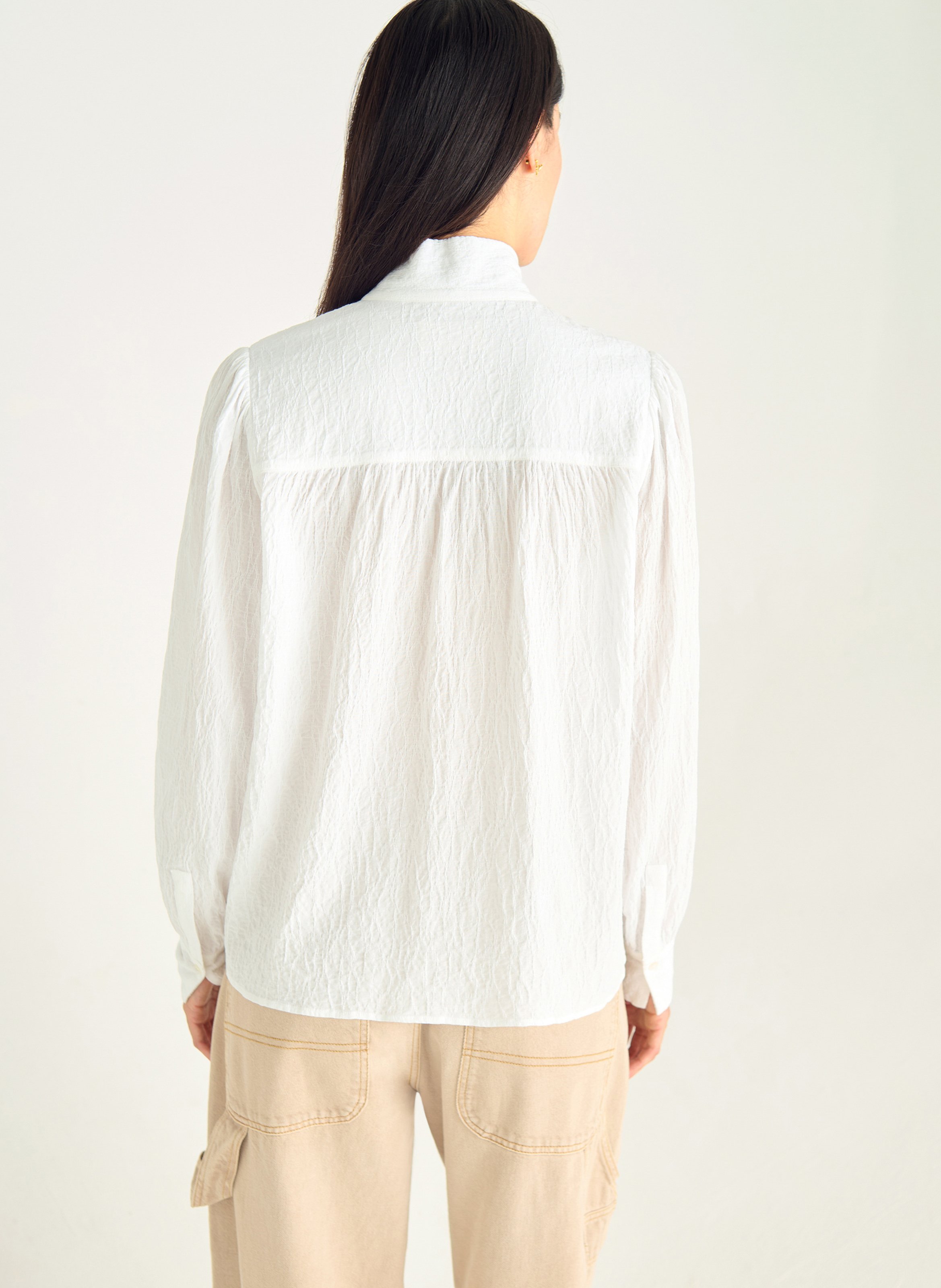Crinkled Lavallière Collar Shirt ACOTE White