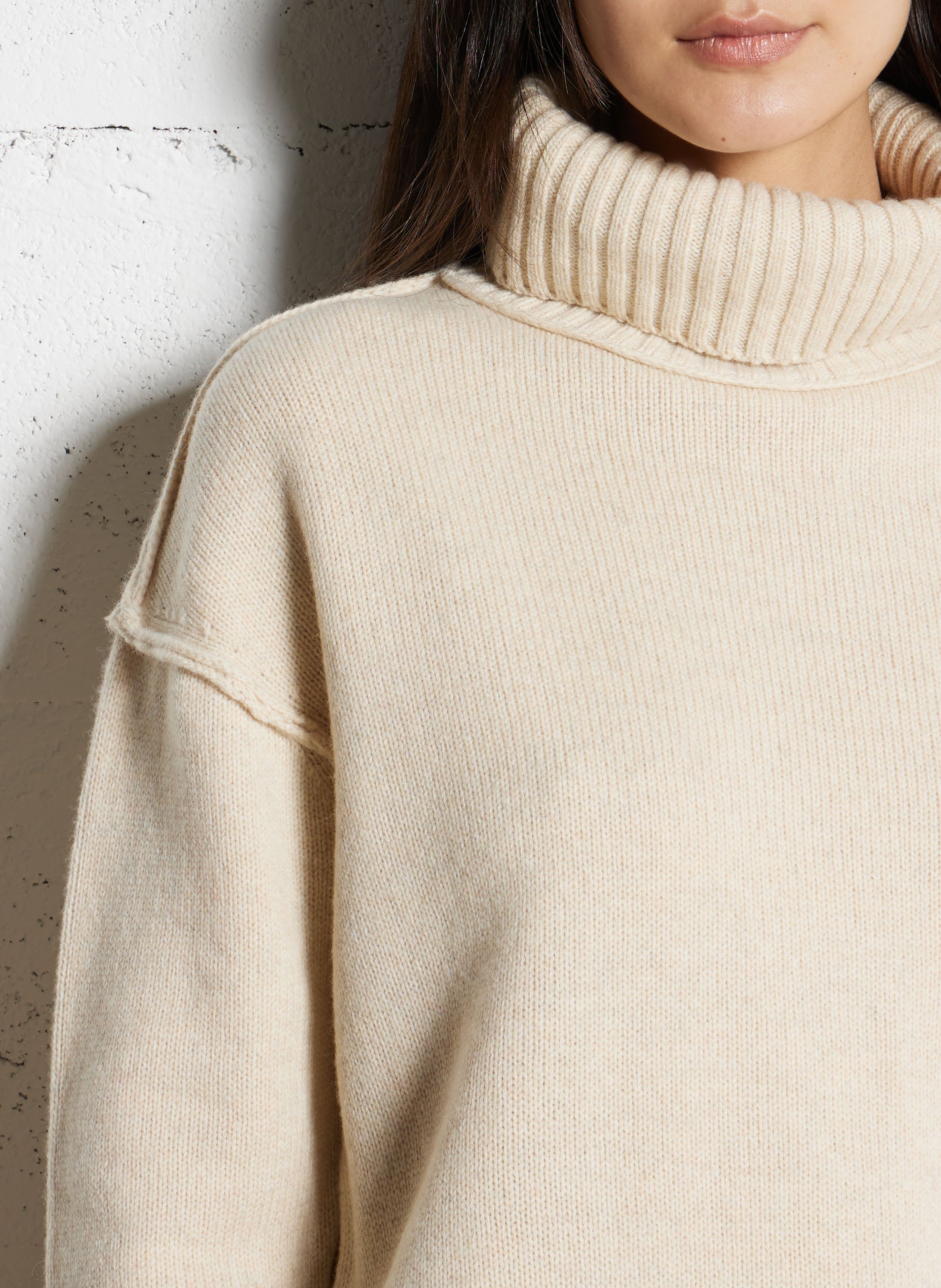 Pull ample col roulé en laine MAISON 123 Beige