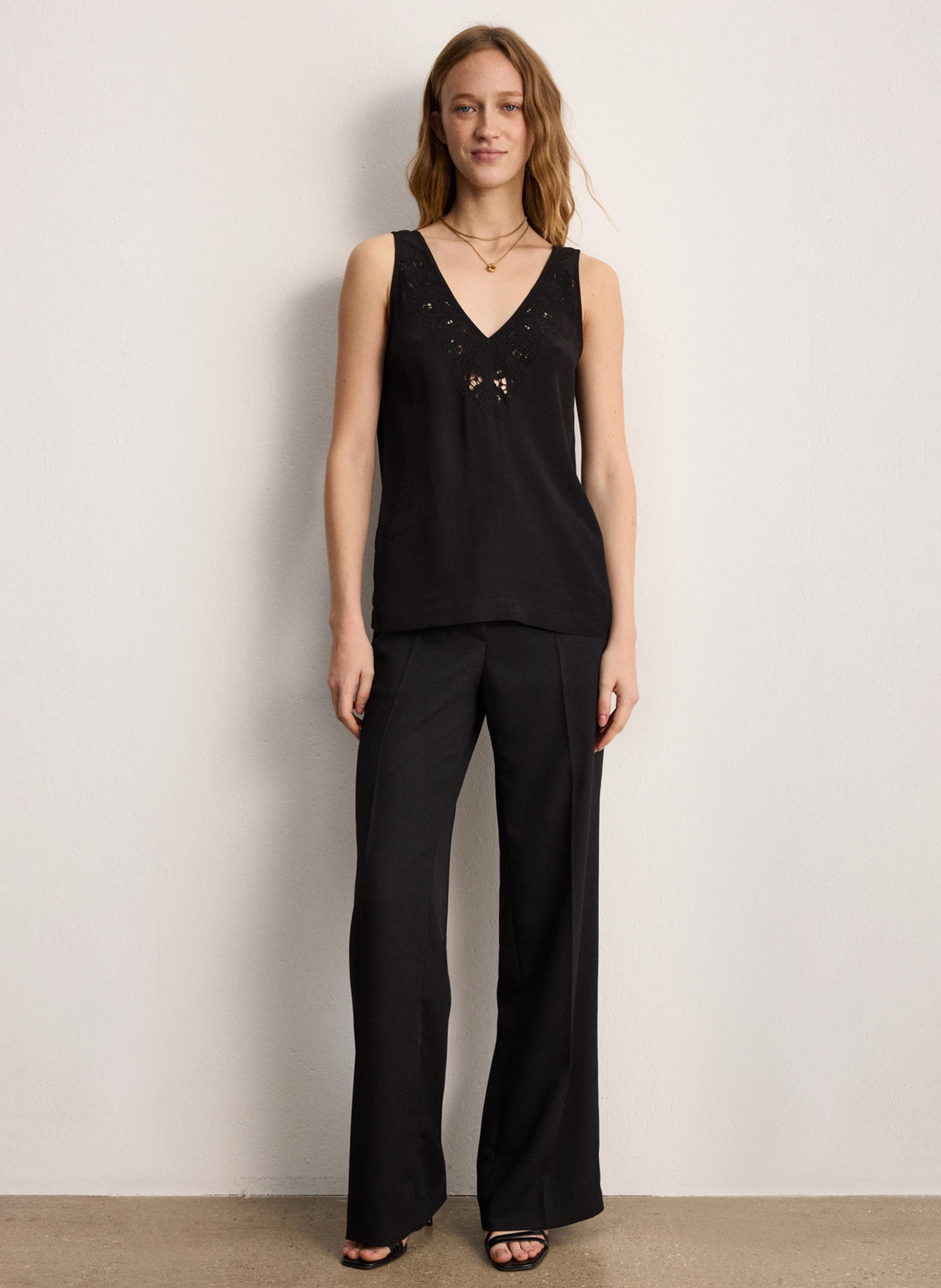 Débardeur col V à broderies PABLO Noir