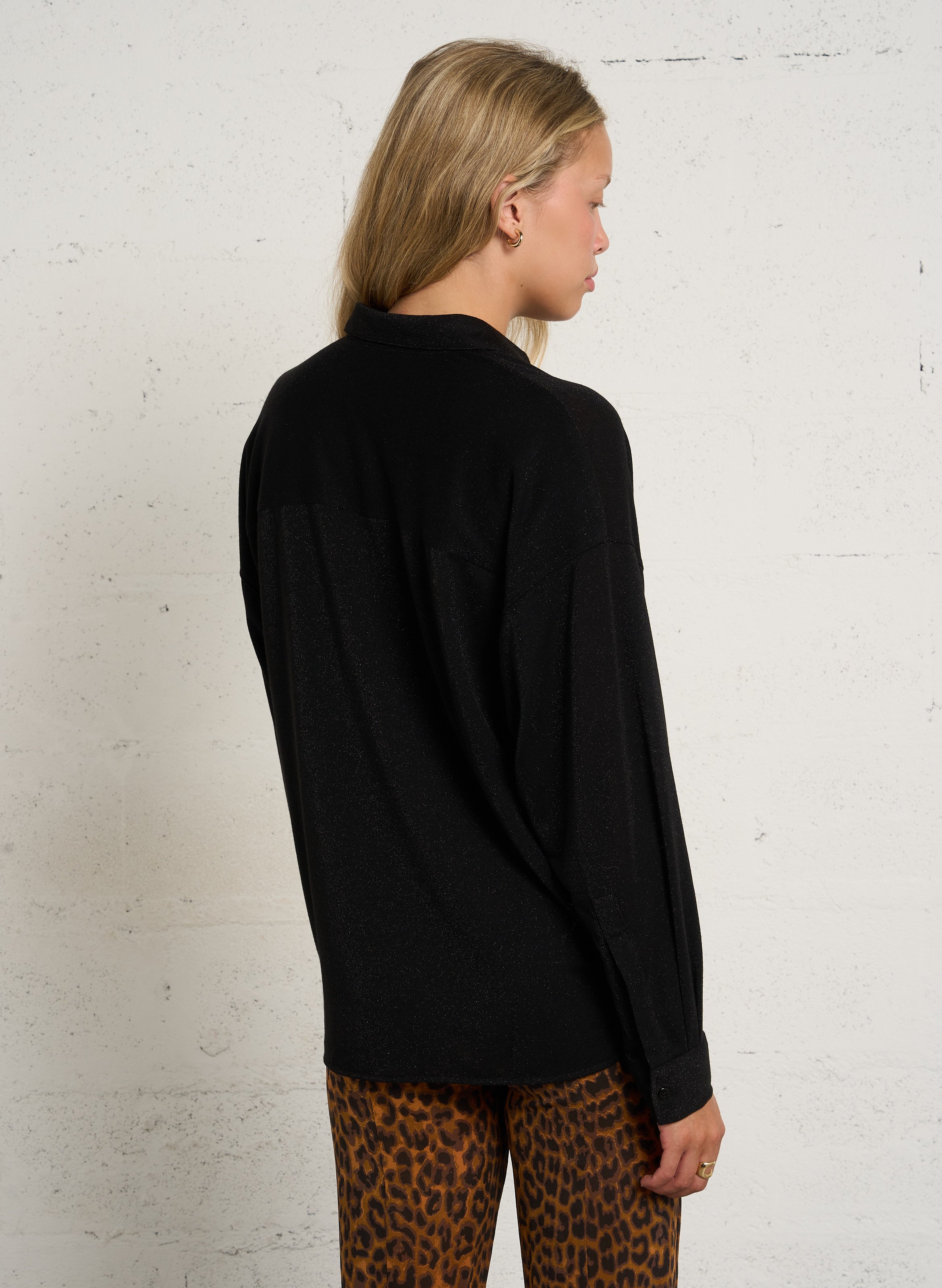 Loose-fit shirt with classic collar MOMONI Black
