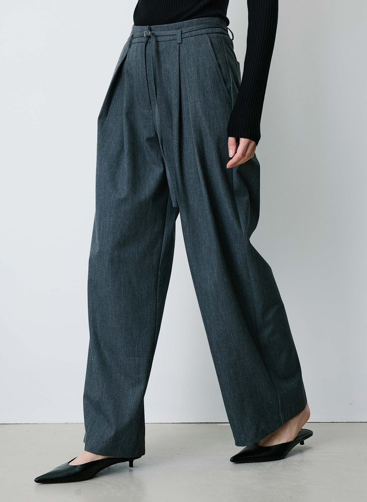 Rechte pantalon met plooien GRACE ET MILA Zwart