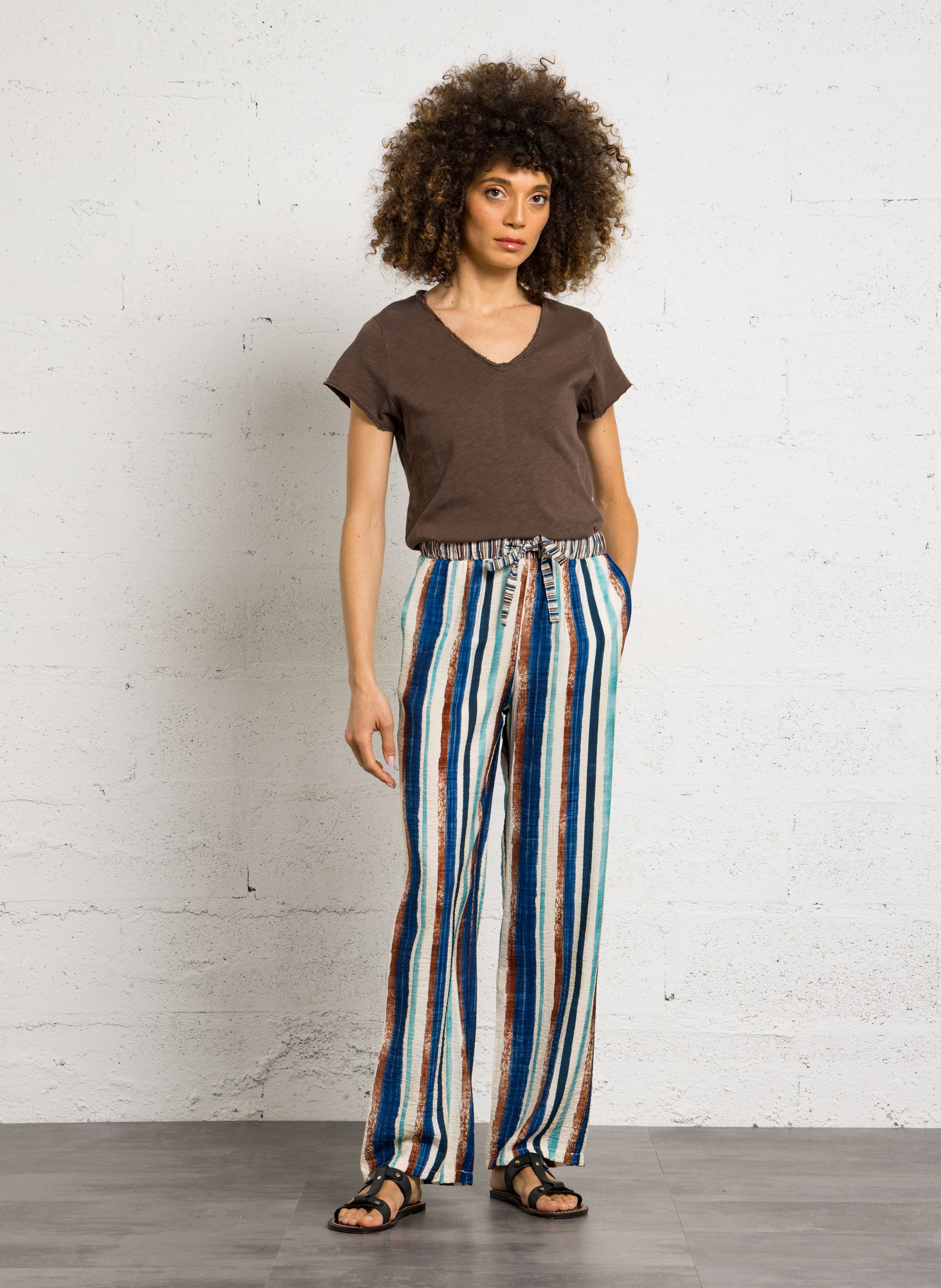 Gerade geschnittenes Baumwoll-T-Shirt mit V-Ausschnitt AMERICAN VINTAGE Braun