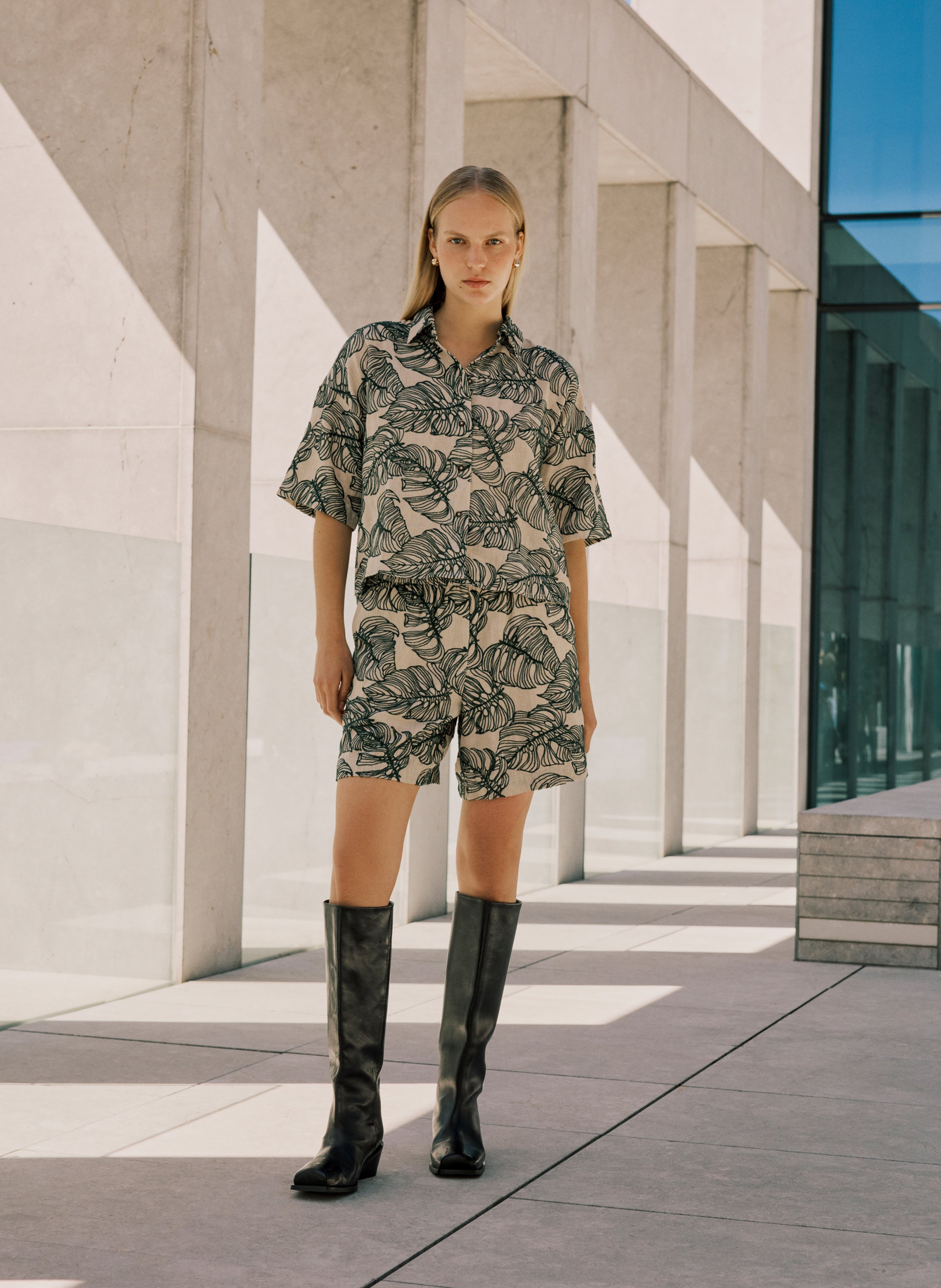 Short large élastiqué à motif VILA Gris