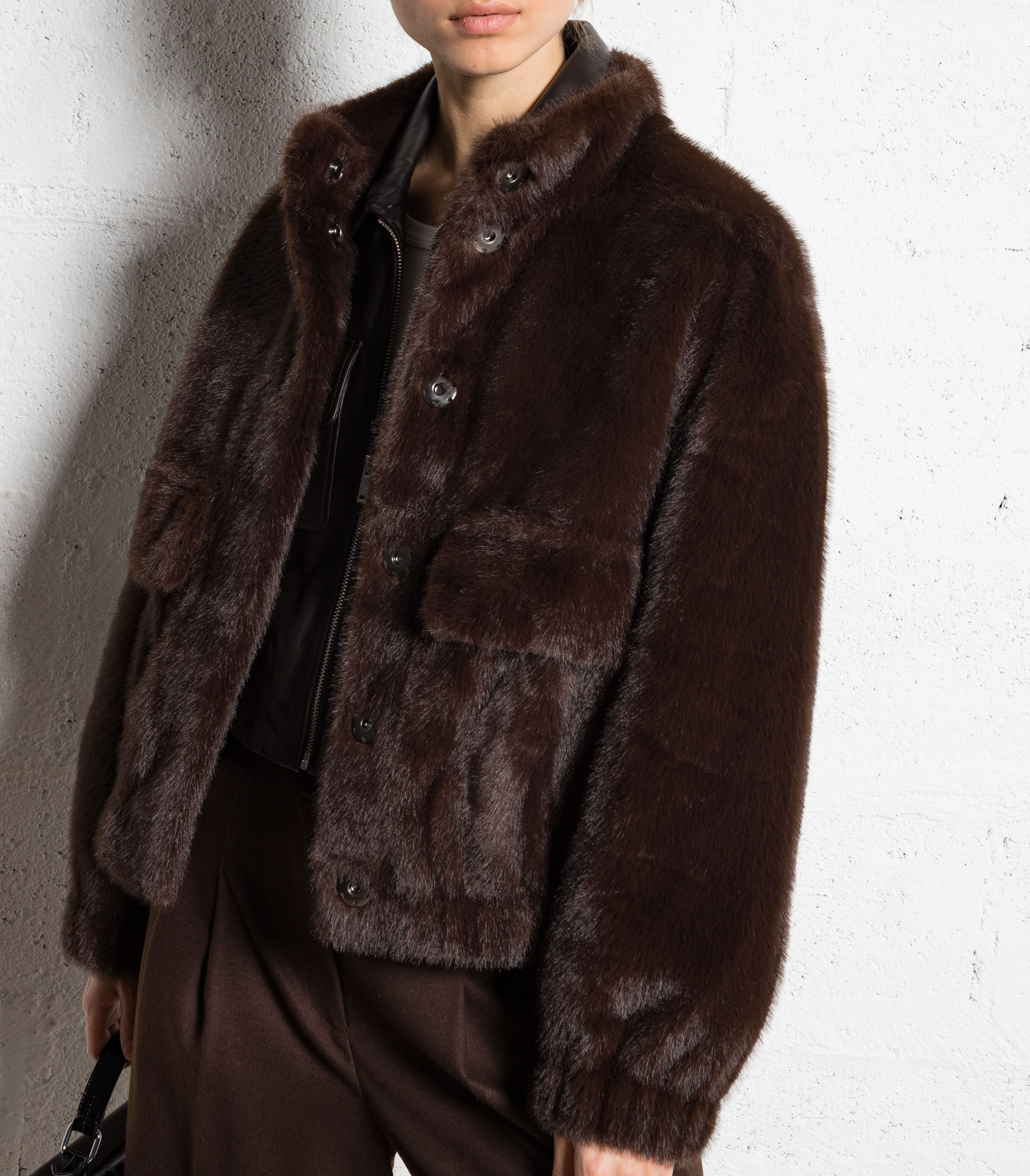 Ruime jas met opstaande kraag van imitatiebont BA&SH Bruin
