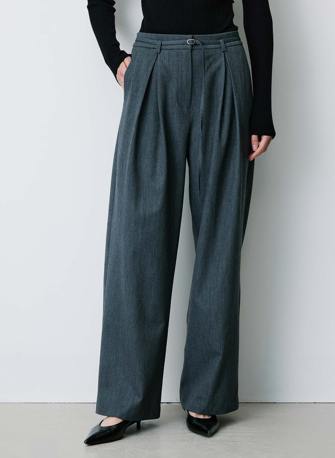 Rechte pantalon met plooien GRACE ET MILA Zwart