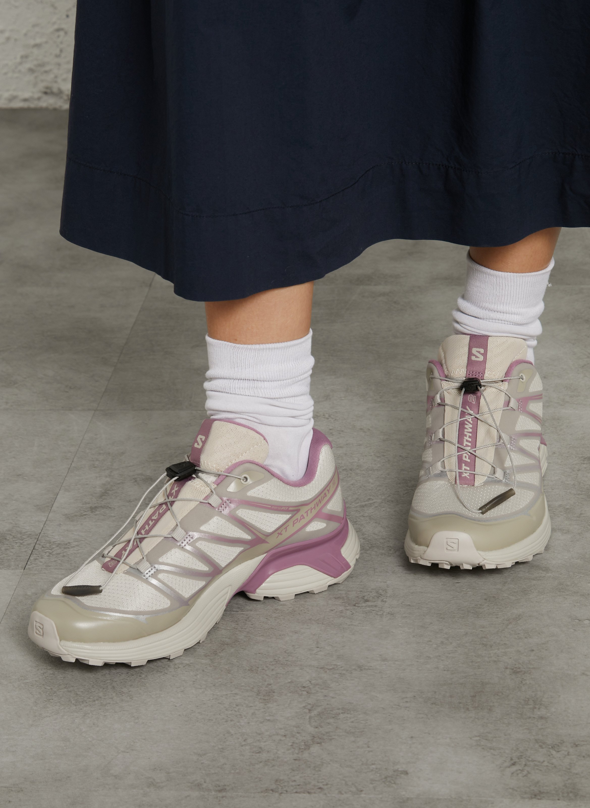 Baskets basses SALOMON Argent