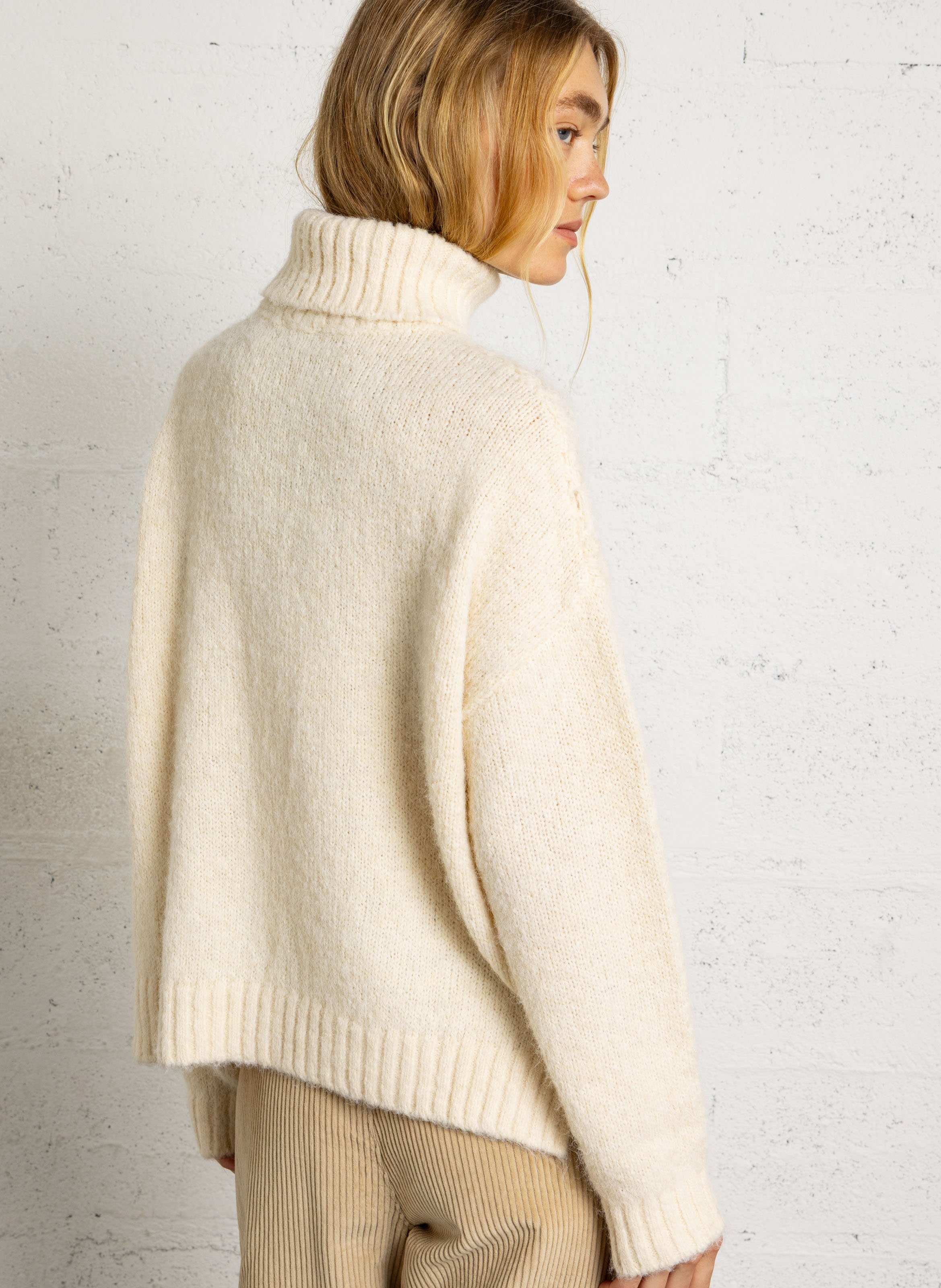 Loose-fit turtleneck sweater LA PETITE ETOILE Beige