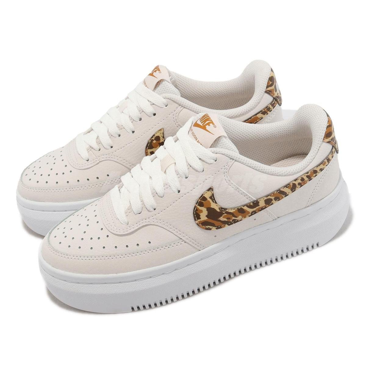 Low-top trainers NIKE White