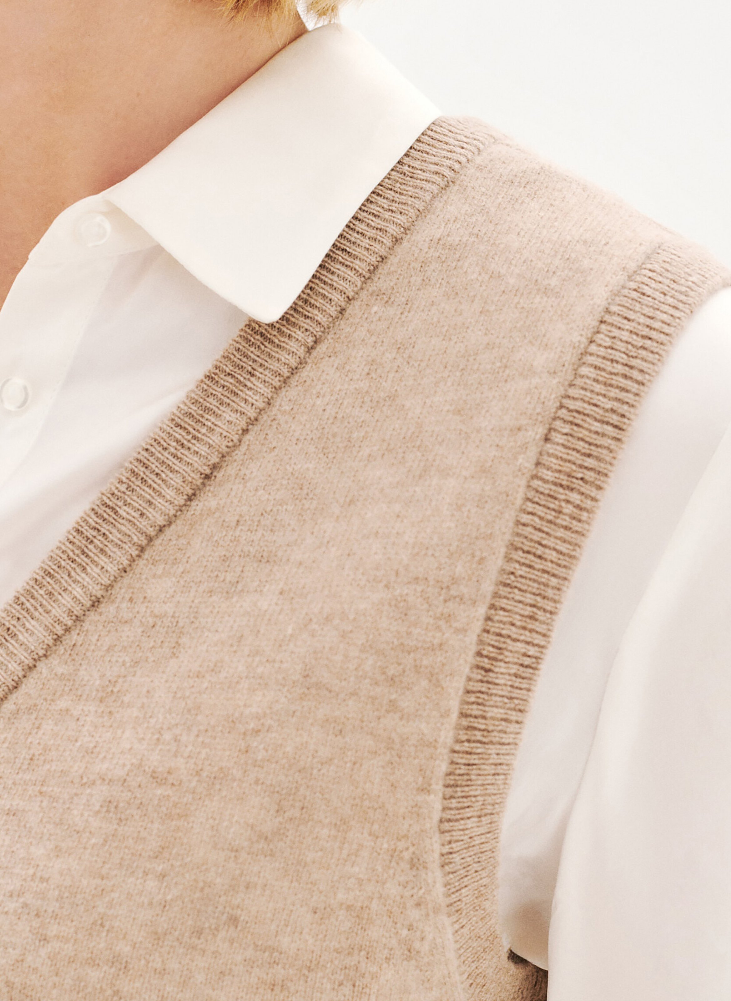 Gilet col V en laine mélangée CAROLL Brown