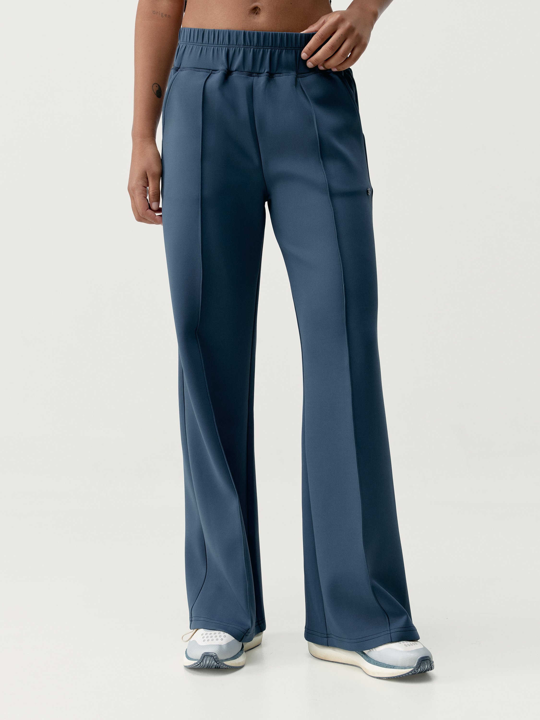 Comfortable sports pants BORN LIVING YOGA