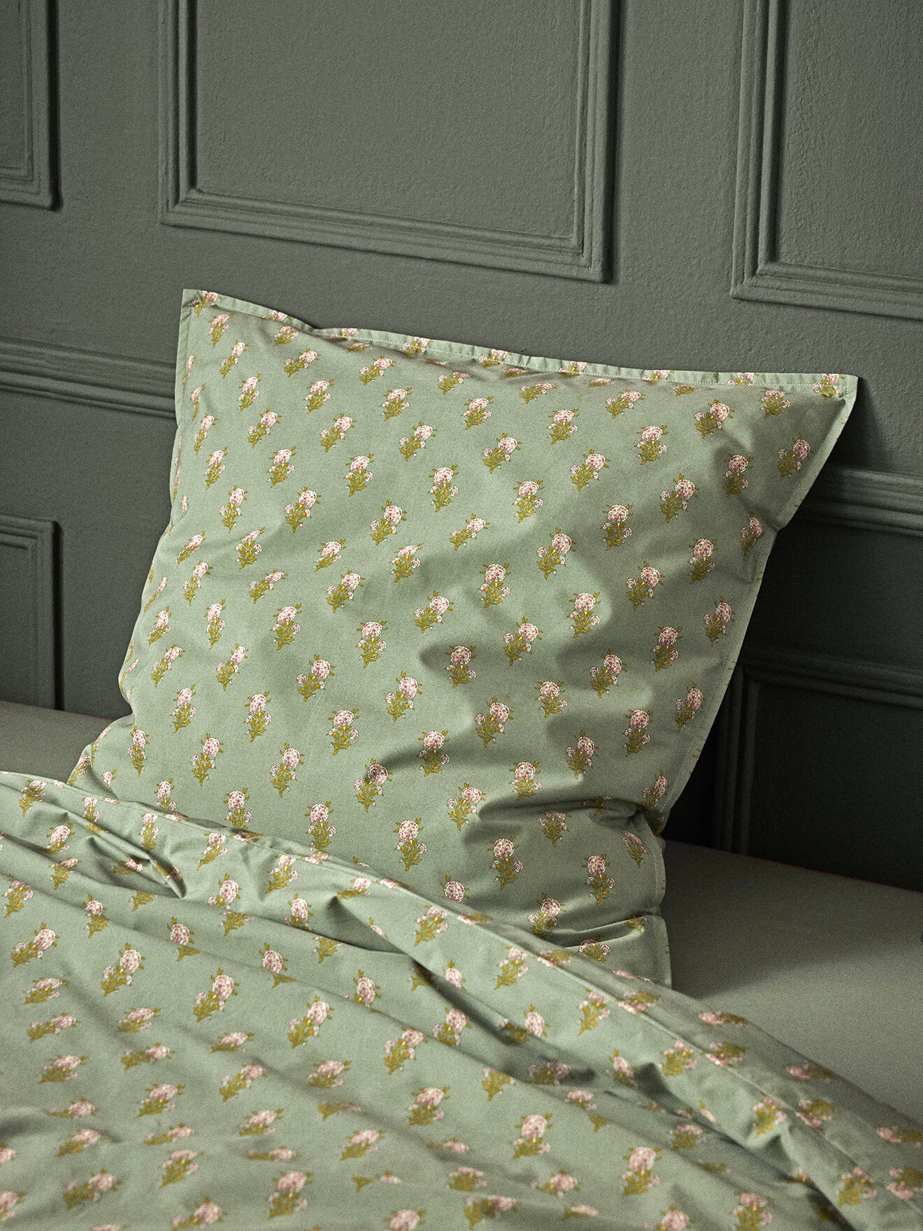 Cotton percale pillowcase "antoinette" CYRILLUS Green