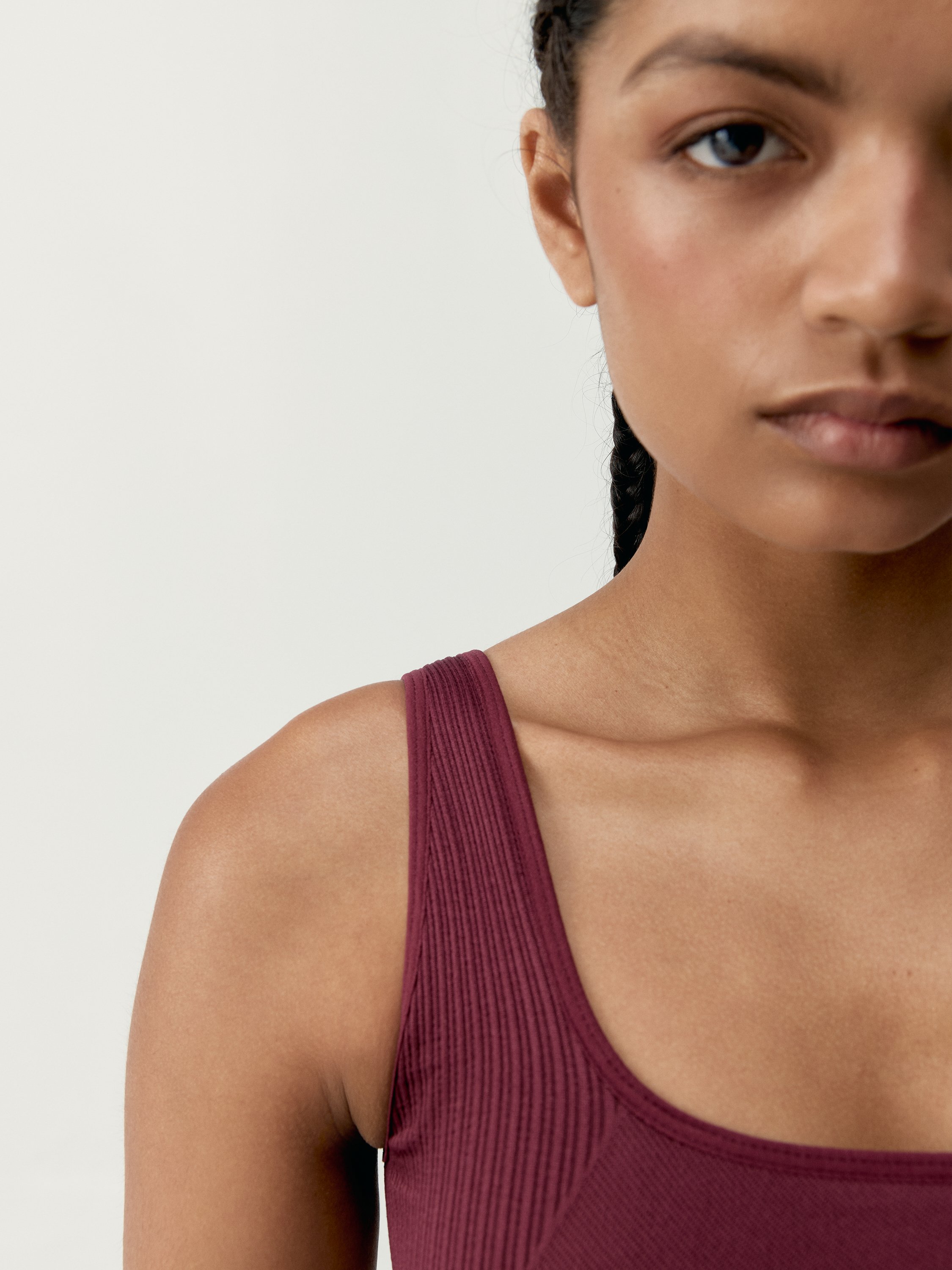 Seamless sports bra with removable padding BORN LIVING YOGA Red