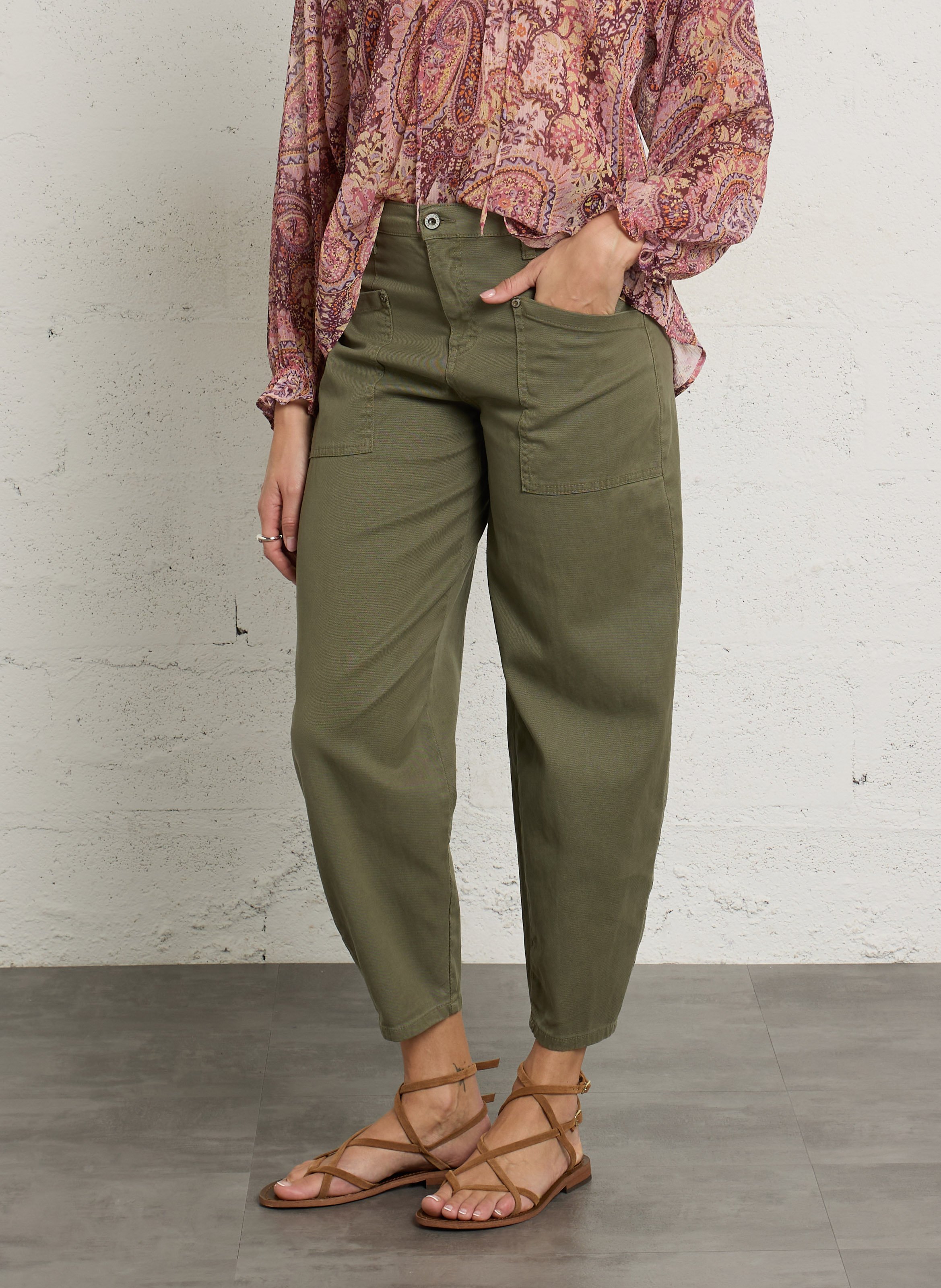 Broek met ballonpasvorm en zakken PLEASE Kaki