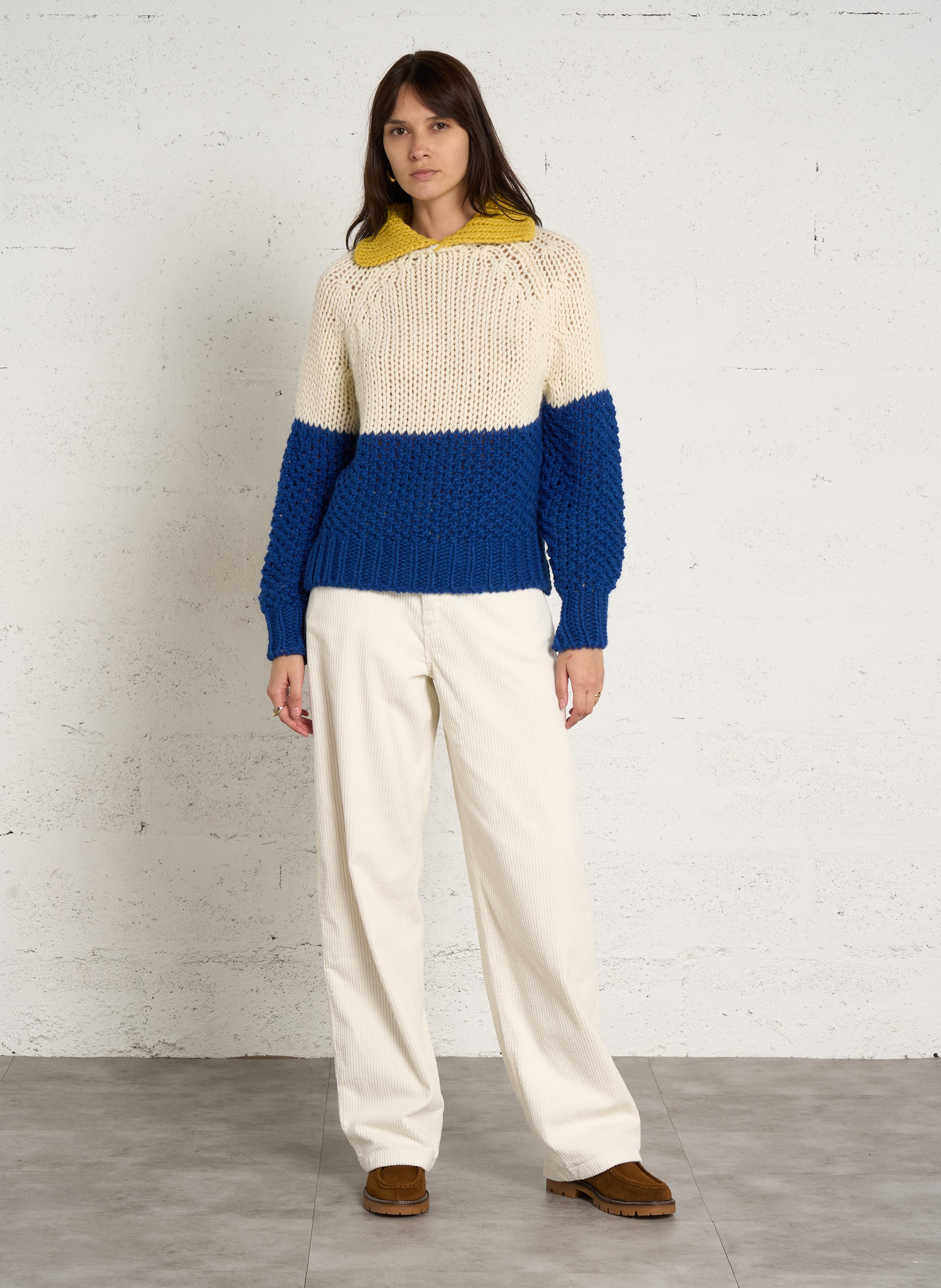 Weit geschnittener Pullover mit klassischem Kragen DR BLOOM Blau