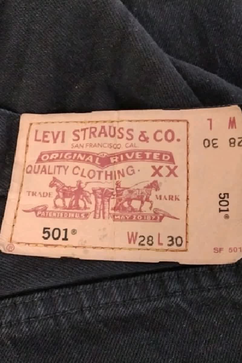 - Straight-leg jeans
- 5 pockets
- Straight cut
- Faded effect LEVI'S - Seconde main Black